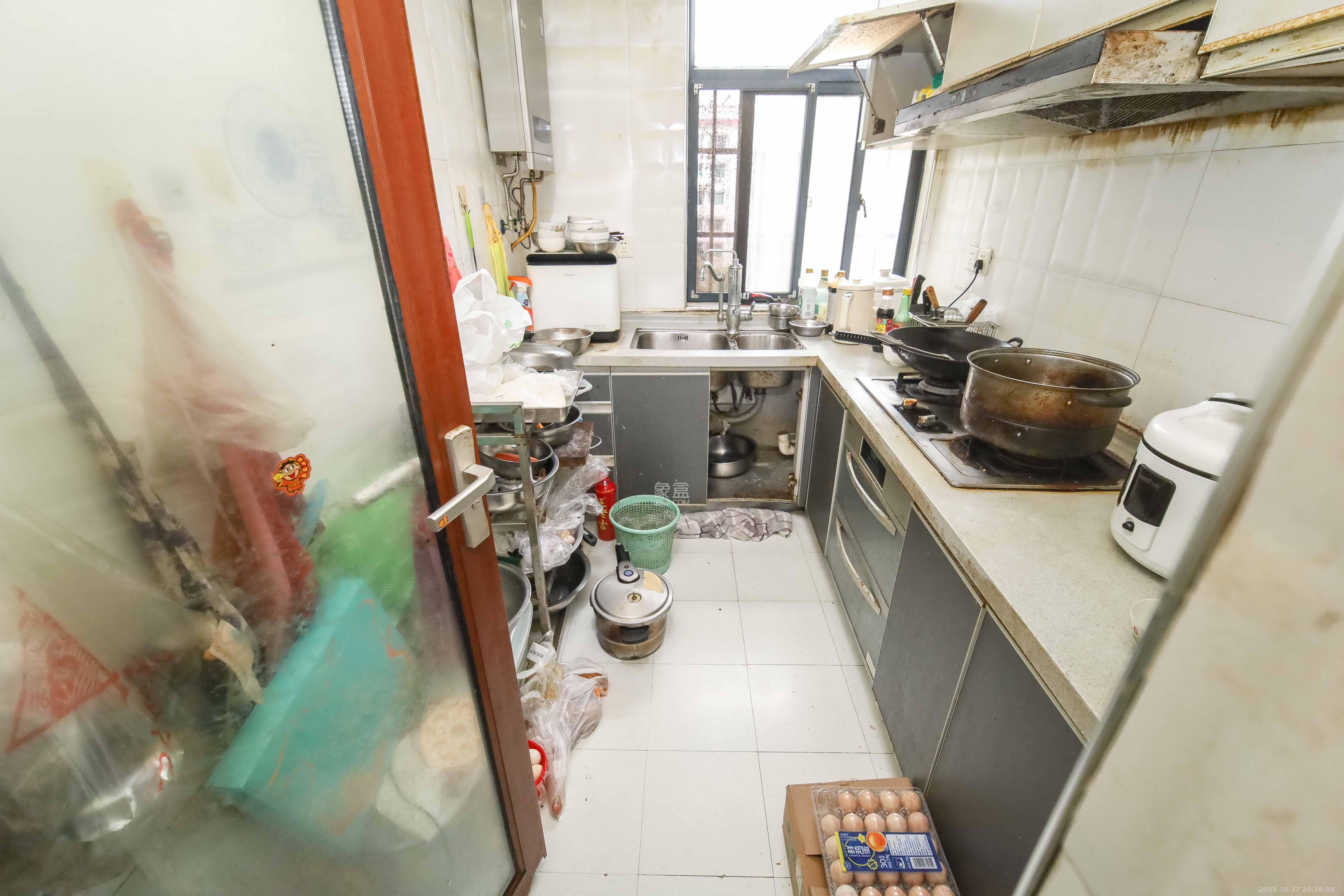 运通尊苑  3室2厅1卫    79.0万 运通尊苑  3室2厅1卫    79.0万厨房