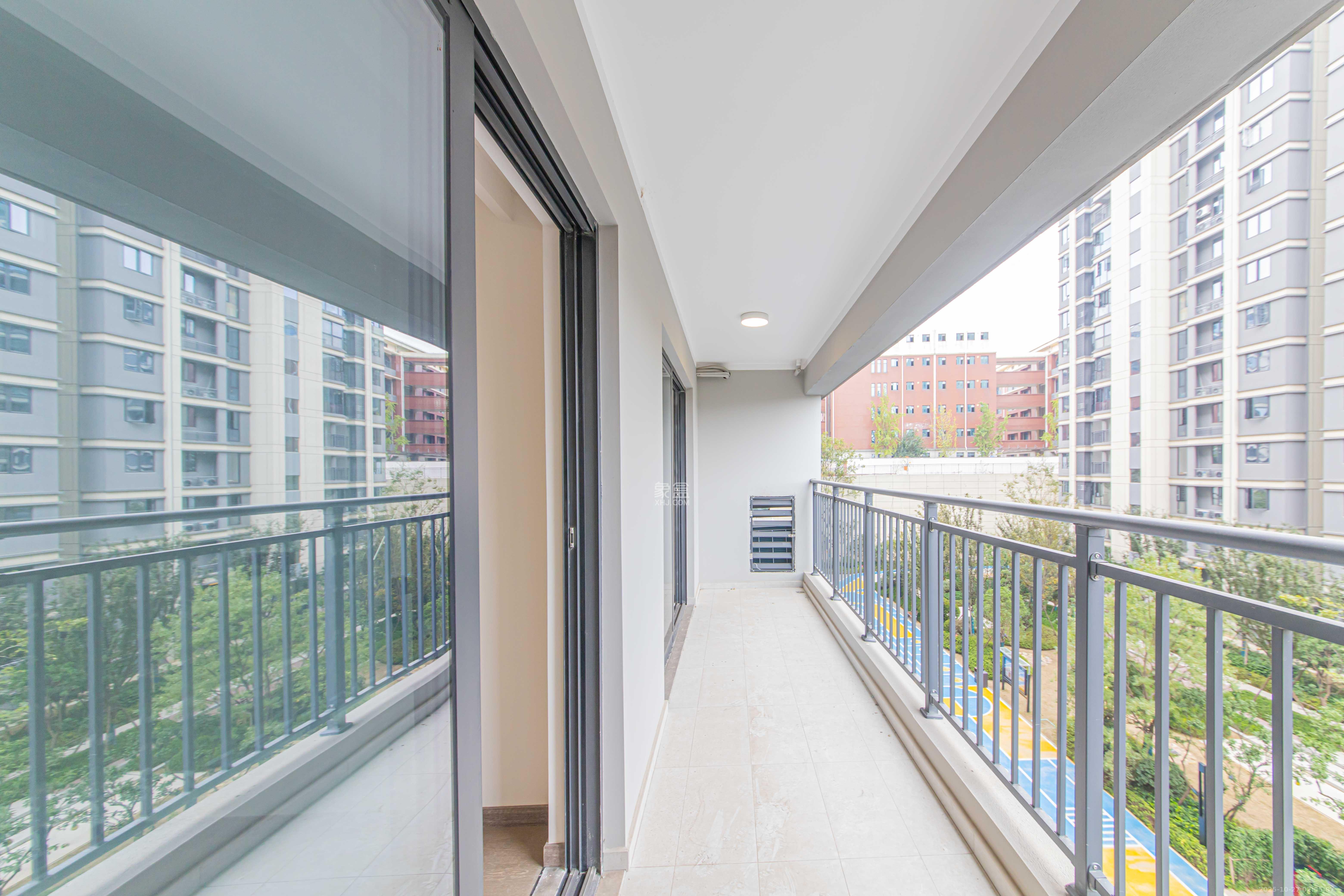 江悦和鸣 4室2厅2卫 222.0万 江悦和鸣 4室2厅2卫 222.0万阳台