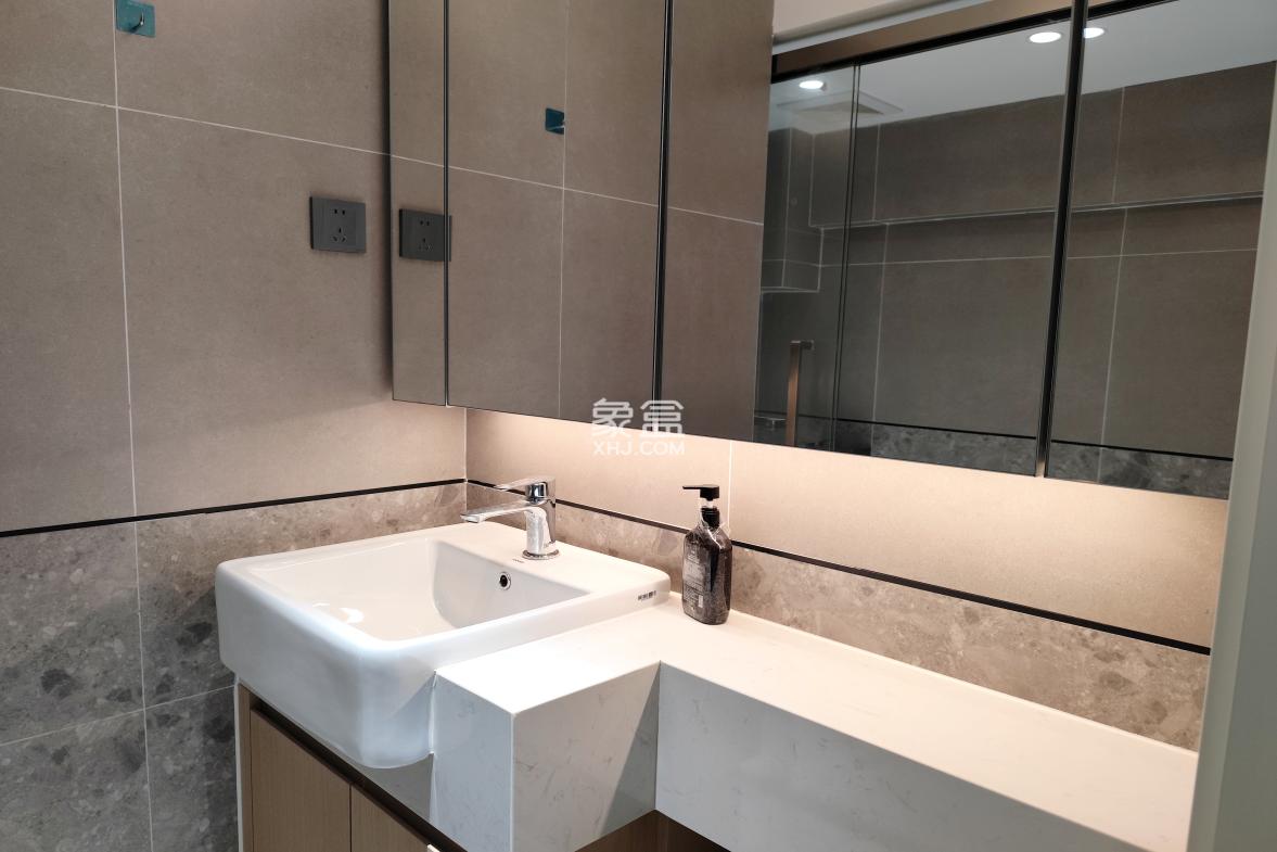 海航豪庭南苑  2室2厅2卫    4500.0元/月 海航豪庭南苑  2室2厅2卫    4500.0元/月室内图