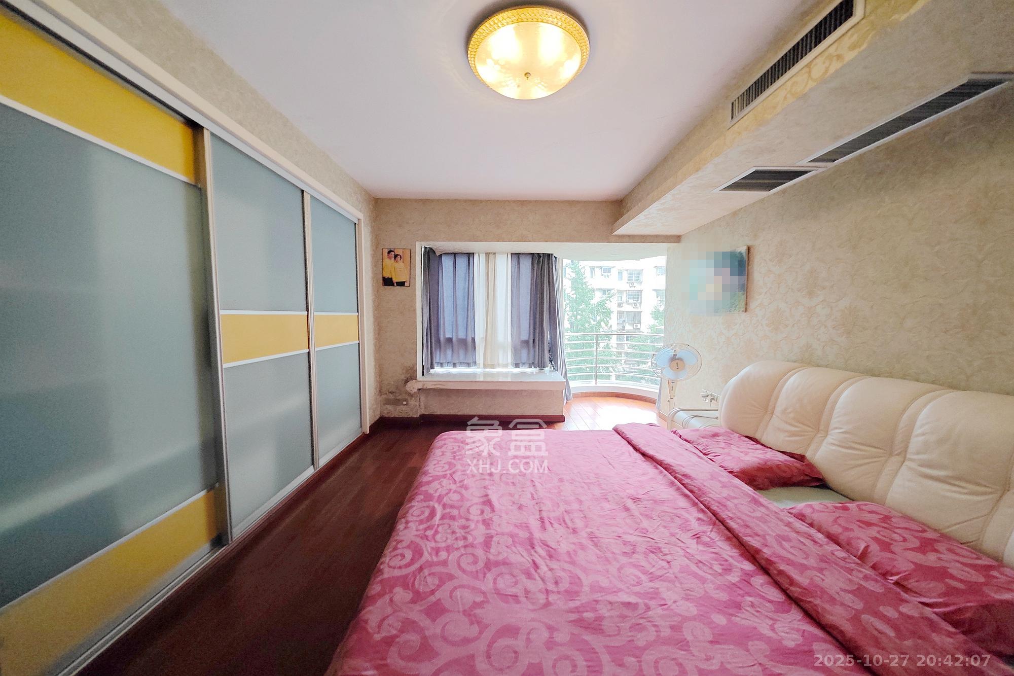 佳润新城（佳润新都）  4室2厅2卫    175.0万卧室