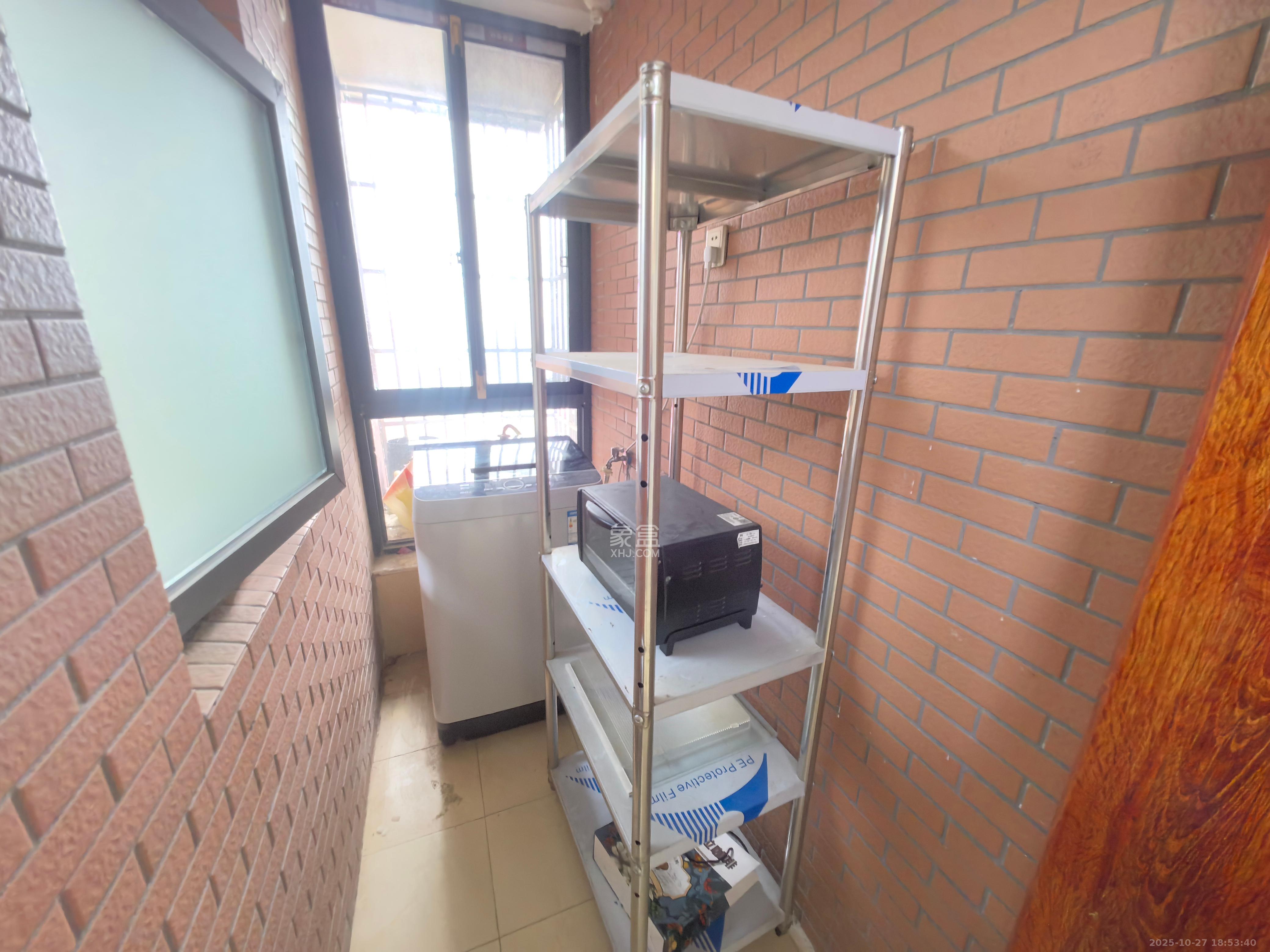 长永佳苑 2室2厅1卫 1700.0元/月 长永佳苑 2室2厅1卫 1700.0元/月室内图