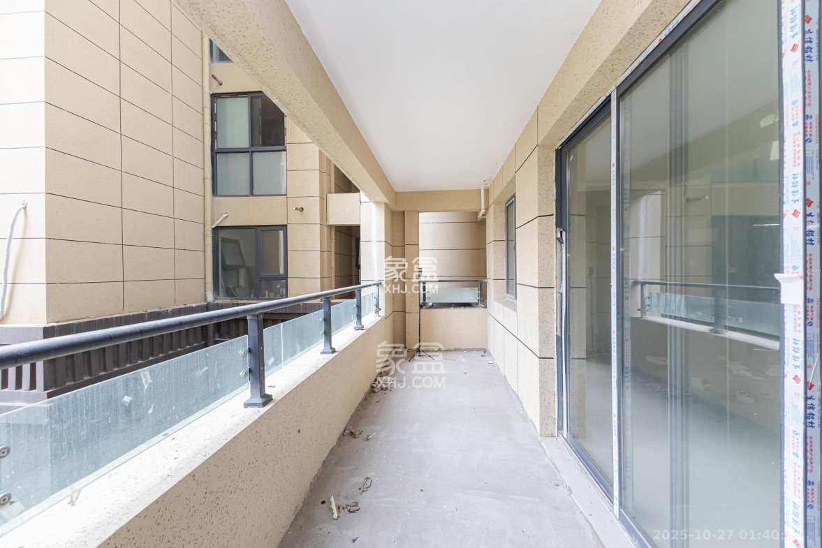 明发阅江悦府 4室2厅2卫 95.0万 明发阅江悦府 4室2厅2卫 95.0万阳台