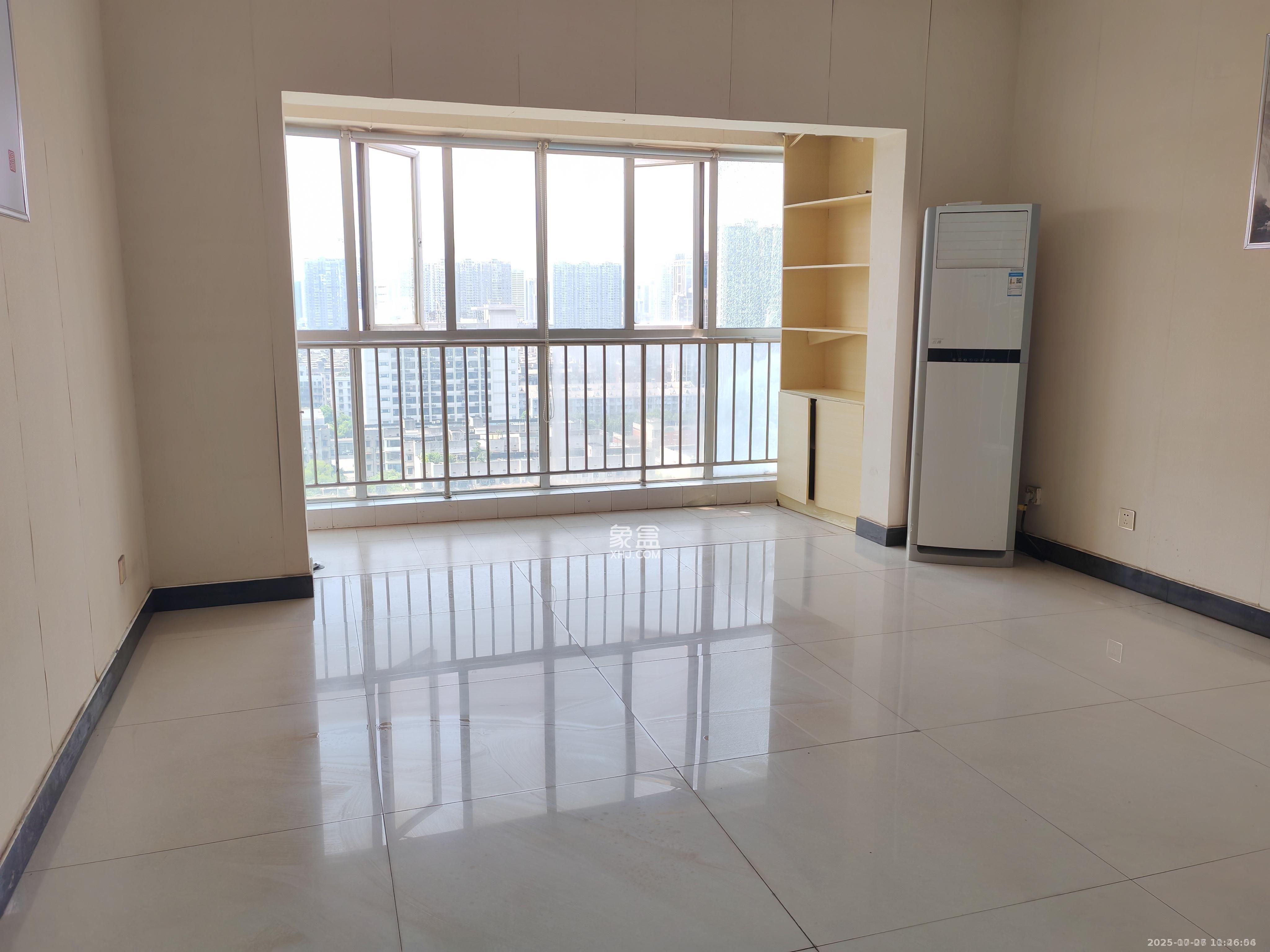 左岸右岸  3室2厅2卫    2800.0元/月 左岸右岸  3室2厅2卫    2800.0元/月室内图