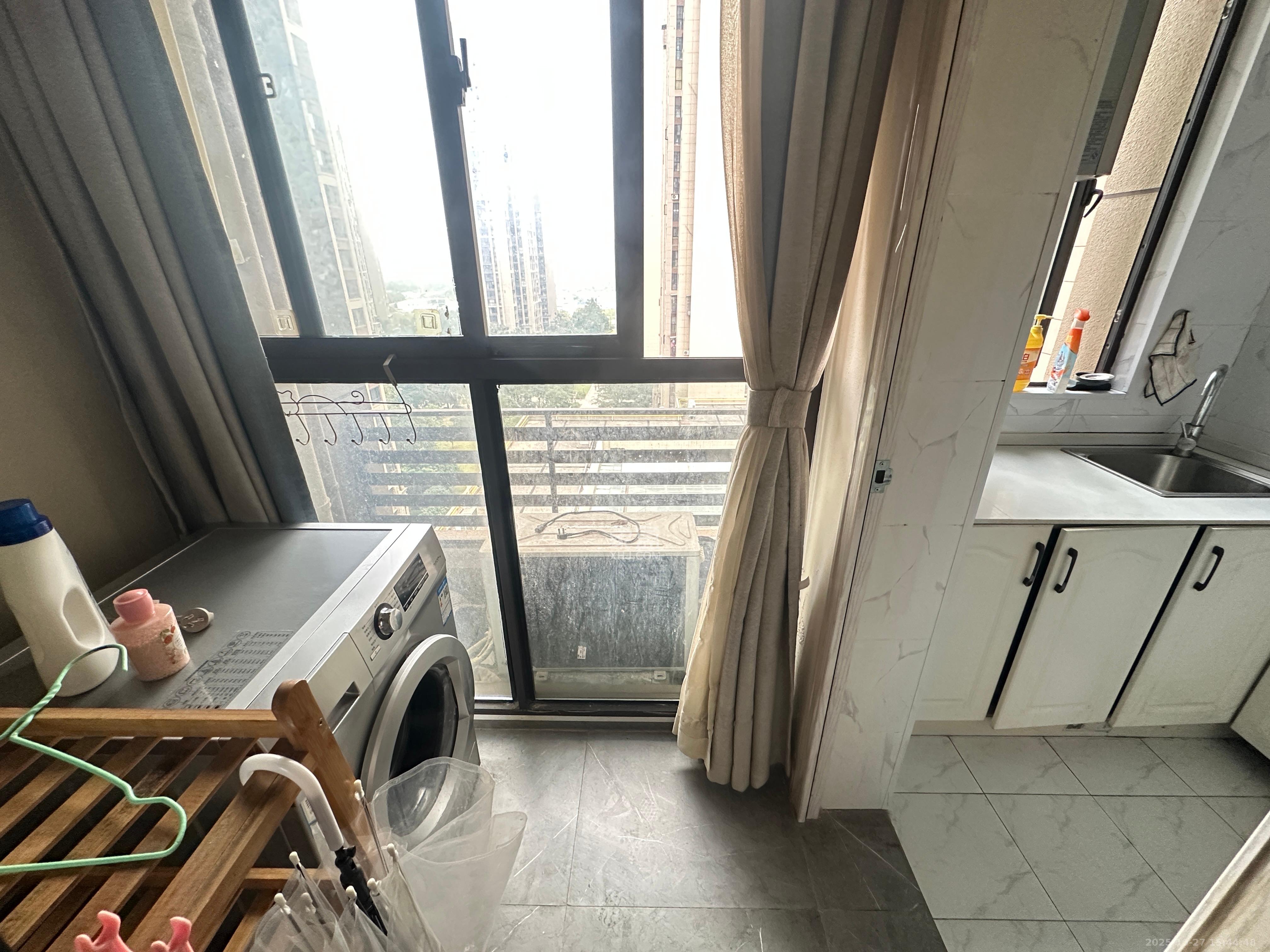 国泰九龙湾  1室1厅1卫    1400.0元/月 国泰九龙湾  1室1厅1卫    1400.0元/月室内图