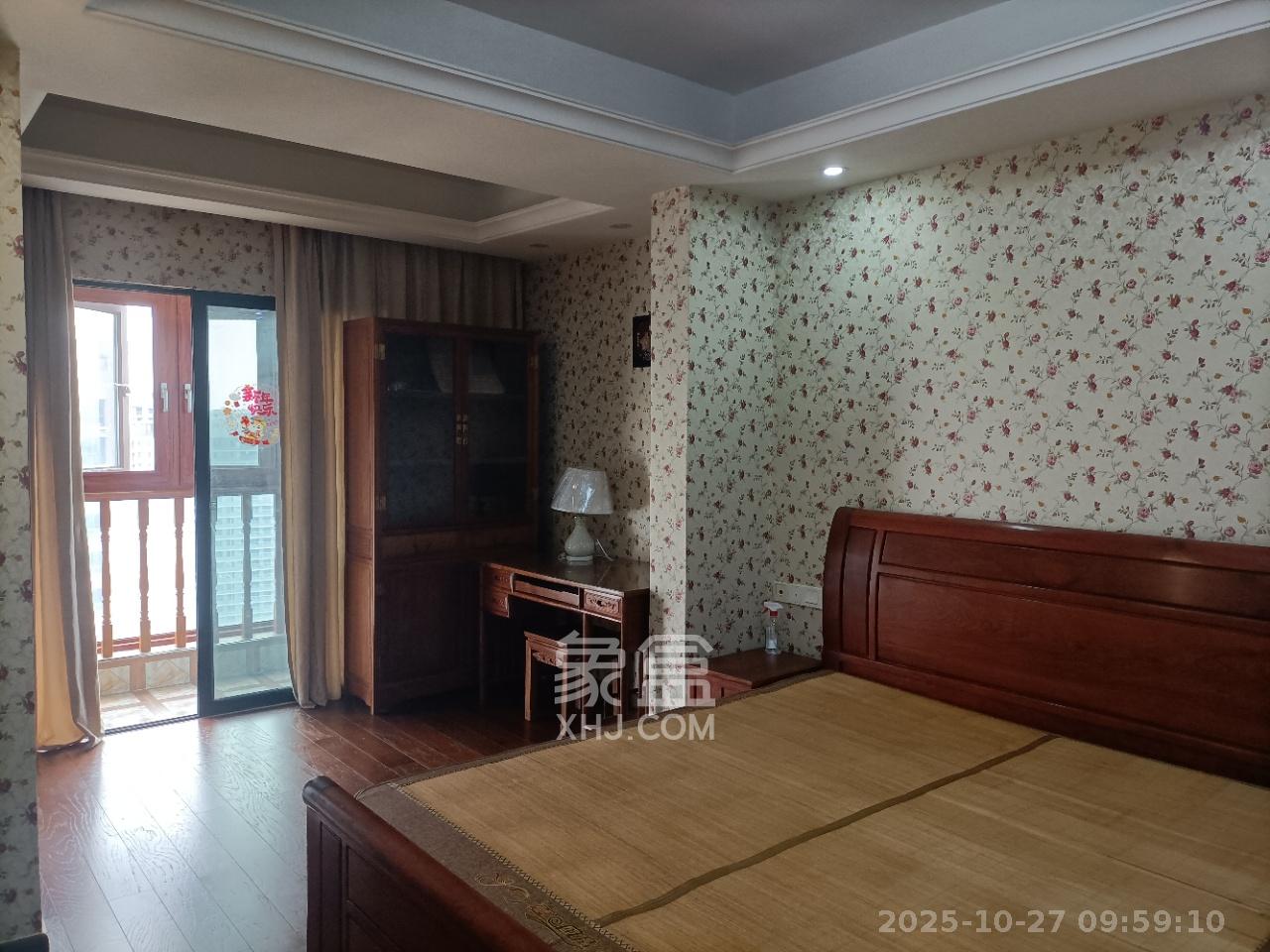 公园9号  2室1厅1卫    2600.0元/月室内图