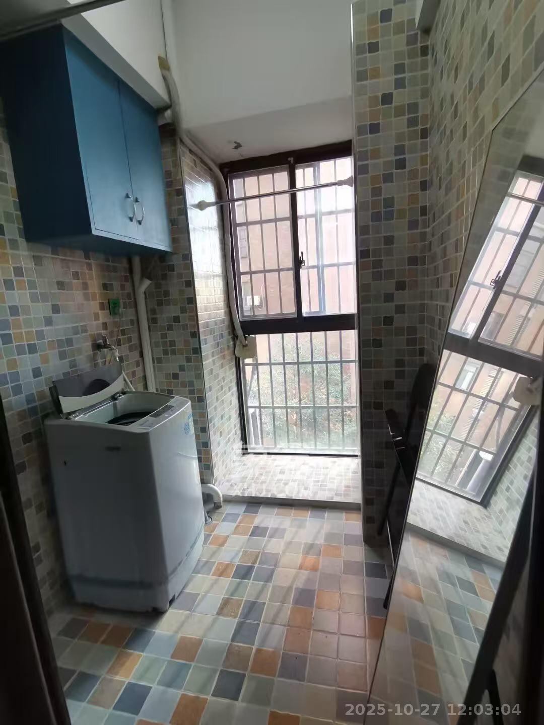 绿地公馆(绿地名邸)  1室1厅1卫    1400.0元/月 绿地公馆(绿地名邸)  1室1厅1卫    1400.0元/月室内图