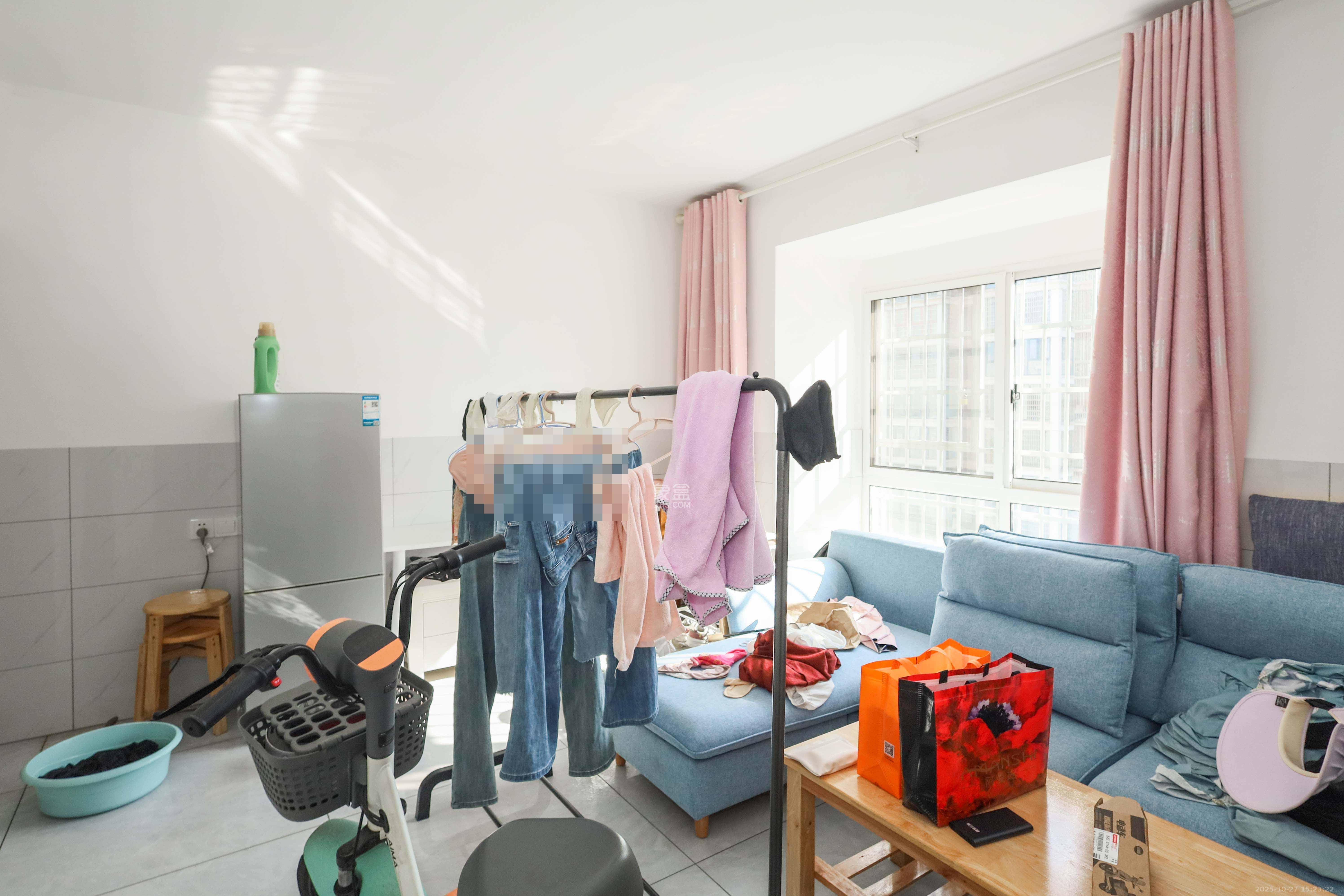 和润园一、二期  3室2厅2卫    80.0万卧室