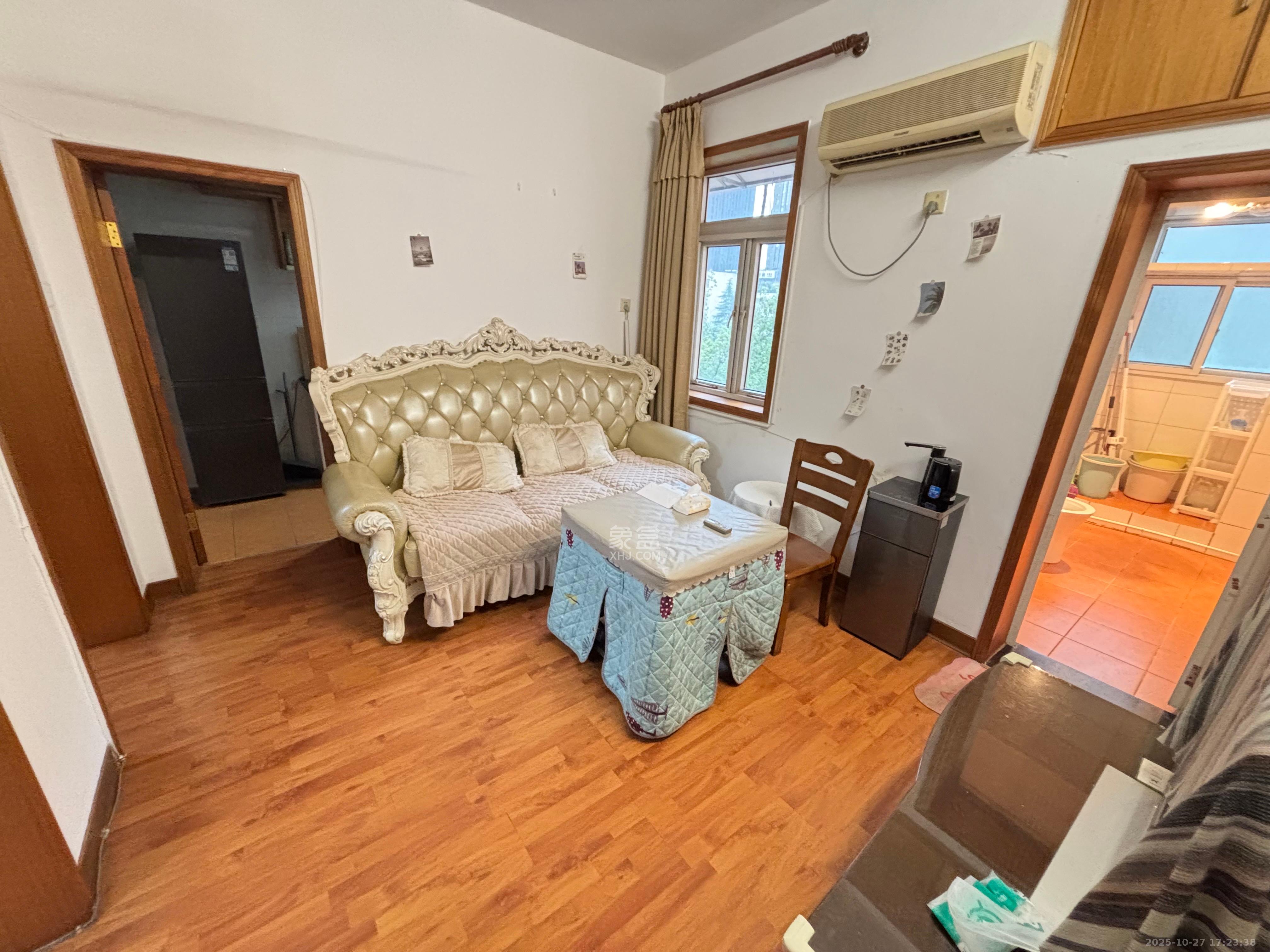 浦沅生活一区  2室1厅1卫    1700.0元/月 浦沅生活一区  2室1厅1卫    1700.0元/月室内图