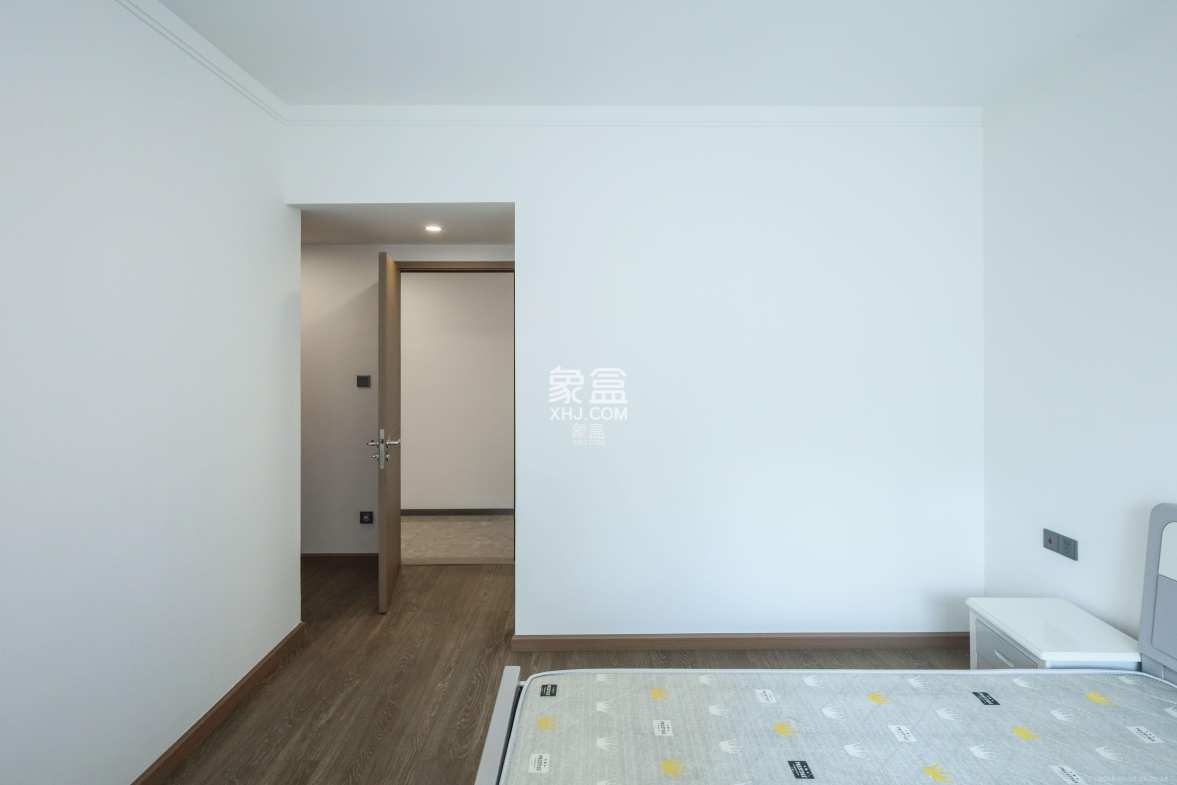 招商华发依云曦城 4室2厅2卫 168.0万 招商华发依云曦城 4室2厅2卫 168.0万卧室