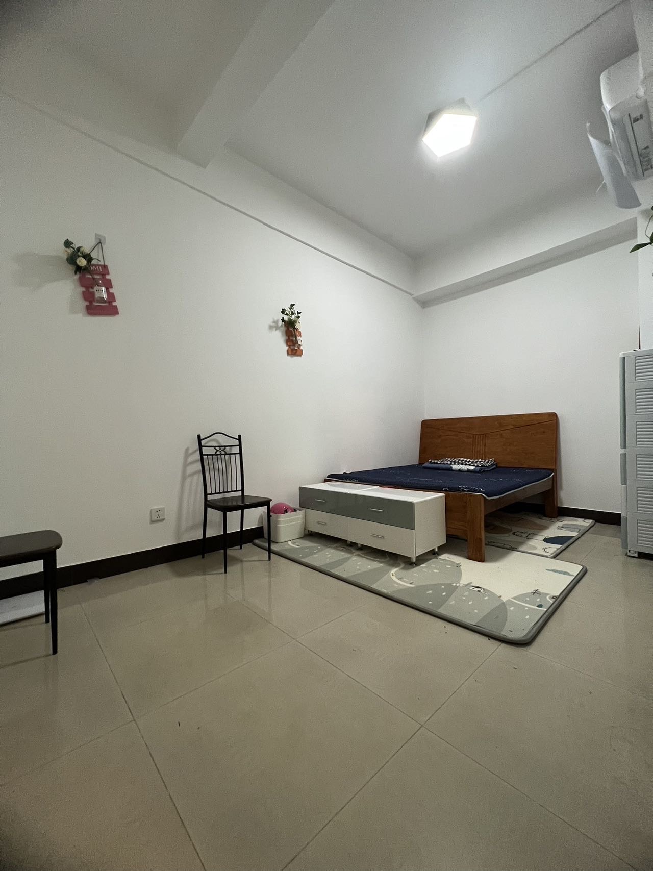 金银广场  2室2厅1卫    2000.0元/月室内图