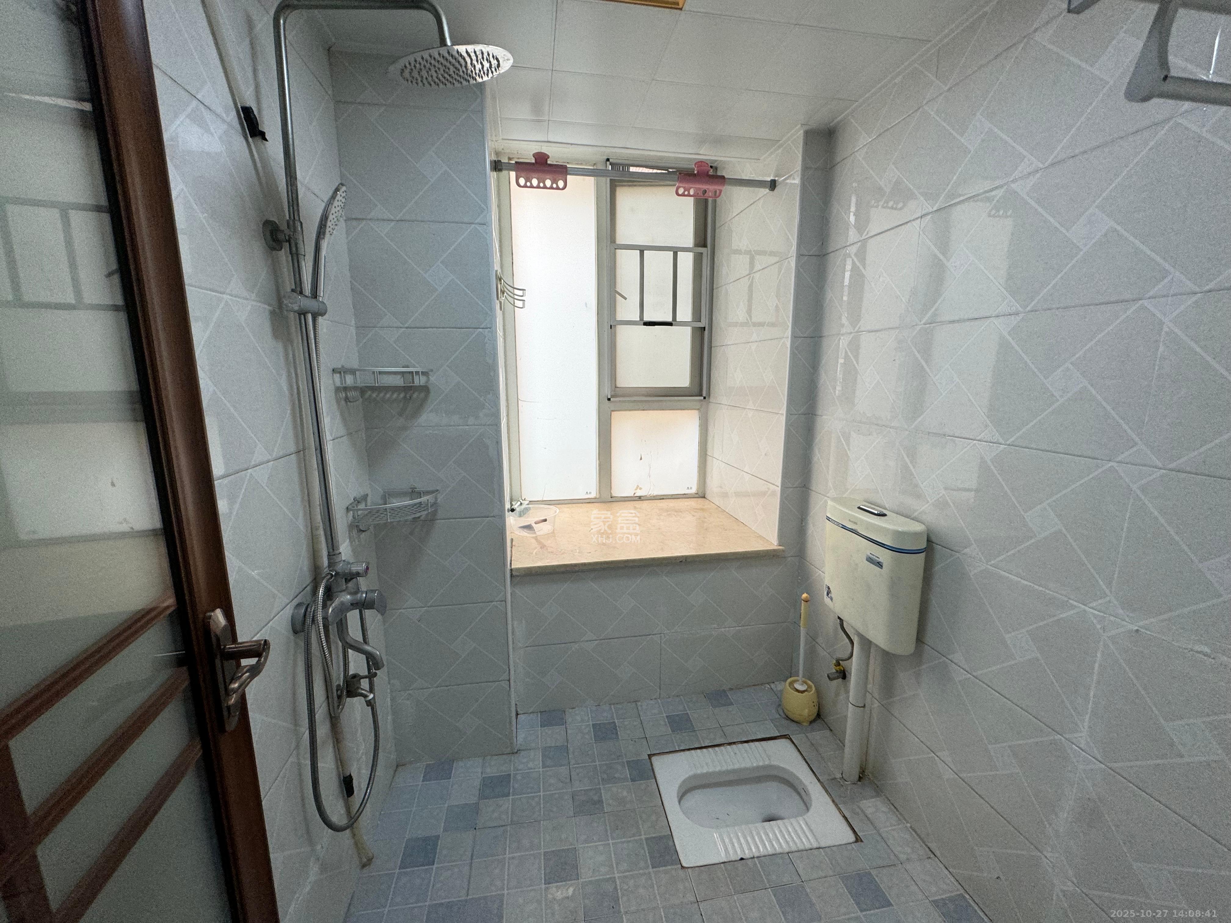 金鼎公园尚 3室2厅2卫 2400.0元/月 金鼎公园尚 3室2厅2卫 2400.0元/月室内图