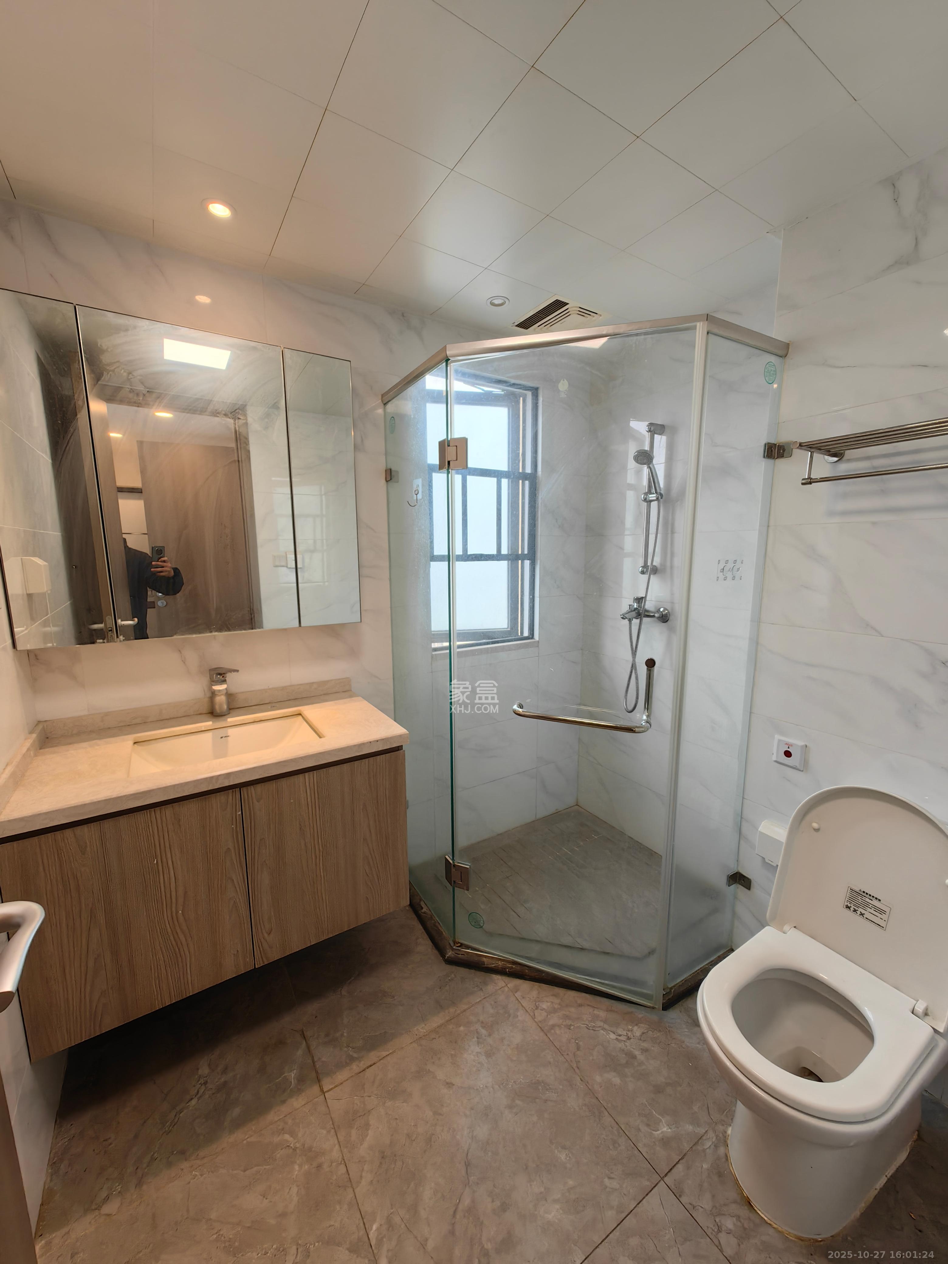 越秀亲爱里  4室2厅2卫    2700.0元/月 越秀亲爱里  4室2厅2卫    2700.0元/月室内图