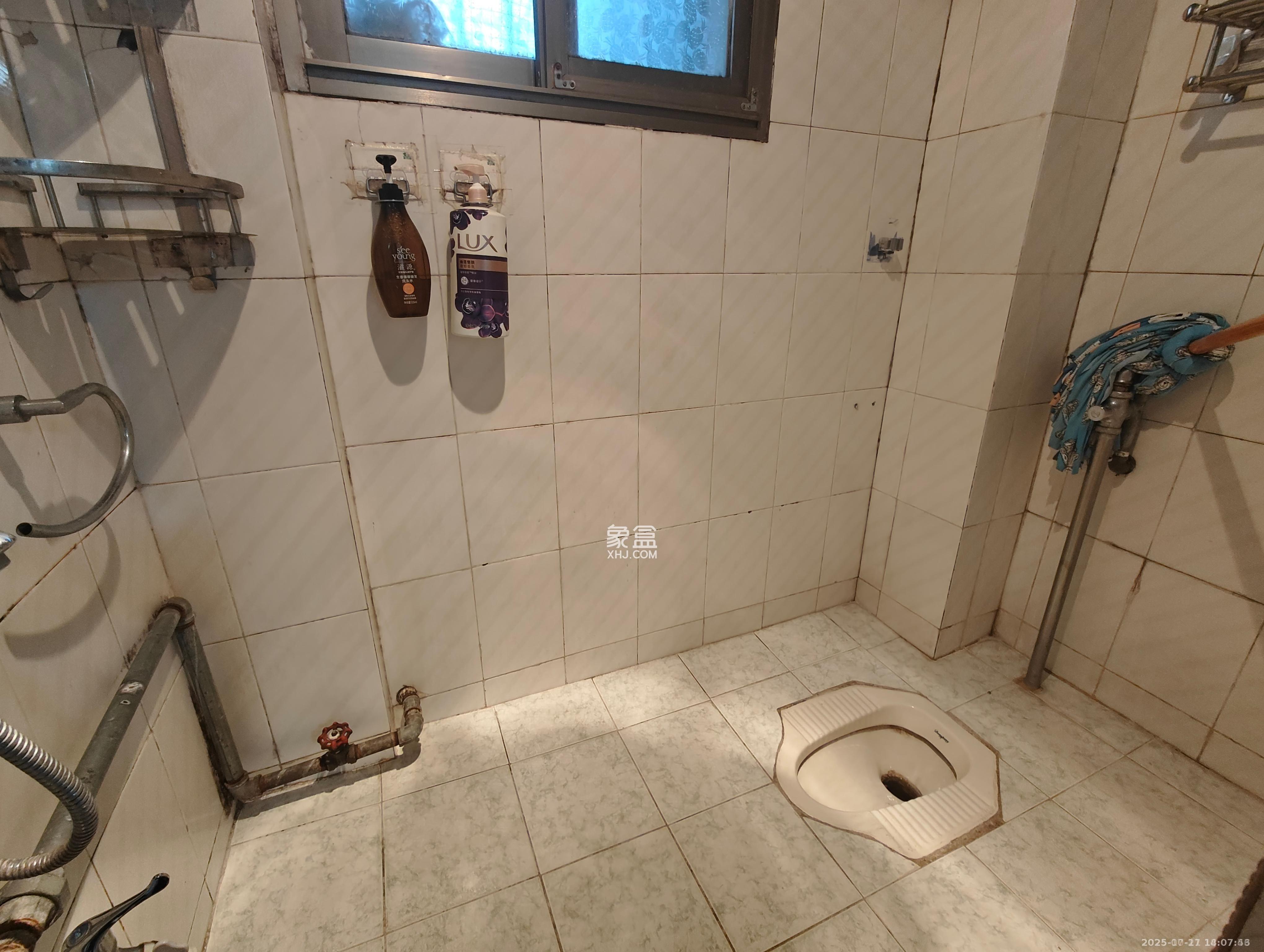 文华商住楼 3室2厅2卫 2800.0元/月 文华商住楼 3室2厅2卫 2800.0元/月室内图