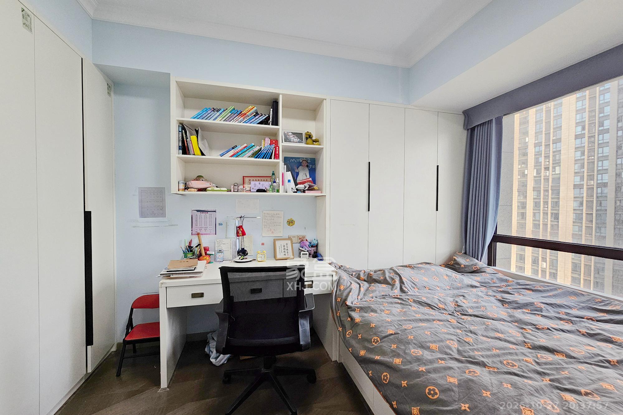 明昇壹城(明昇时代广场)二期 4室2厅3卫 288.0万 明昇壹城(明昇时代广场)二期 4室2厅3卫 288.0万卧室