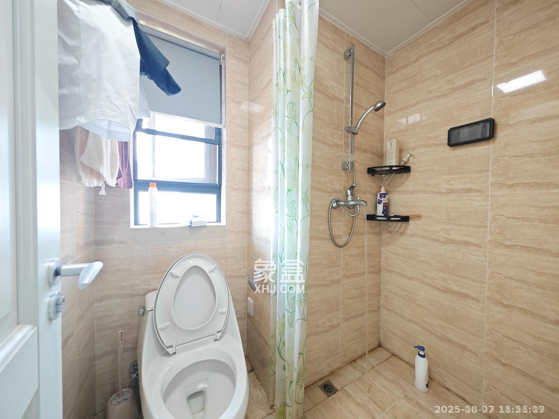 万科魅力之城观澜里  3室2厅2卫    2600.0元/月室内图