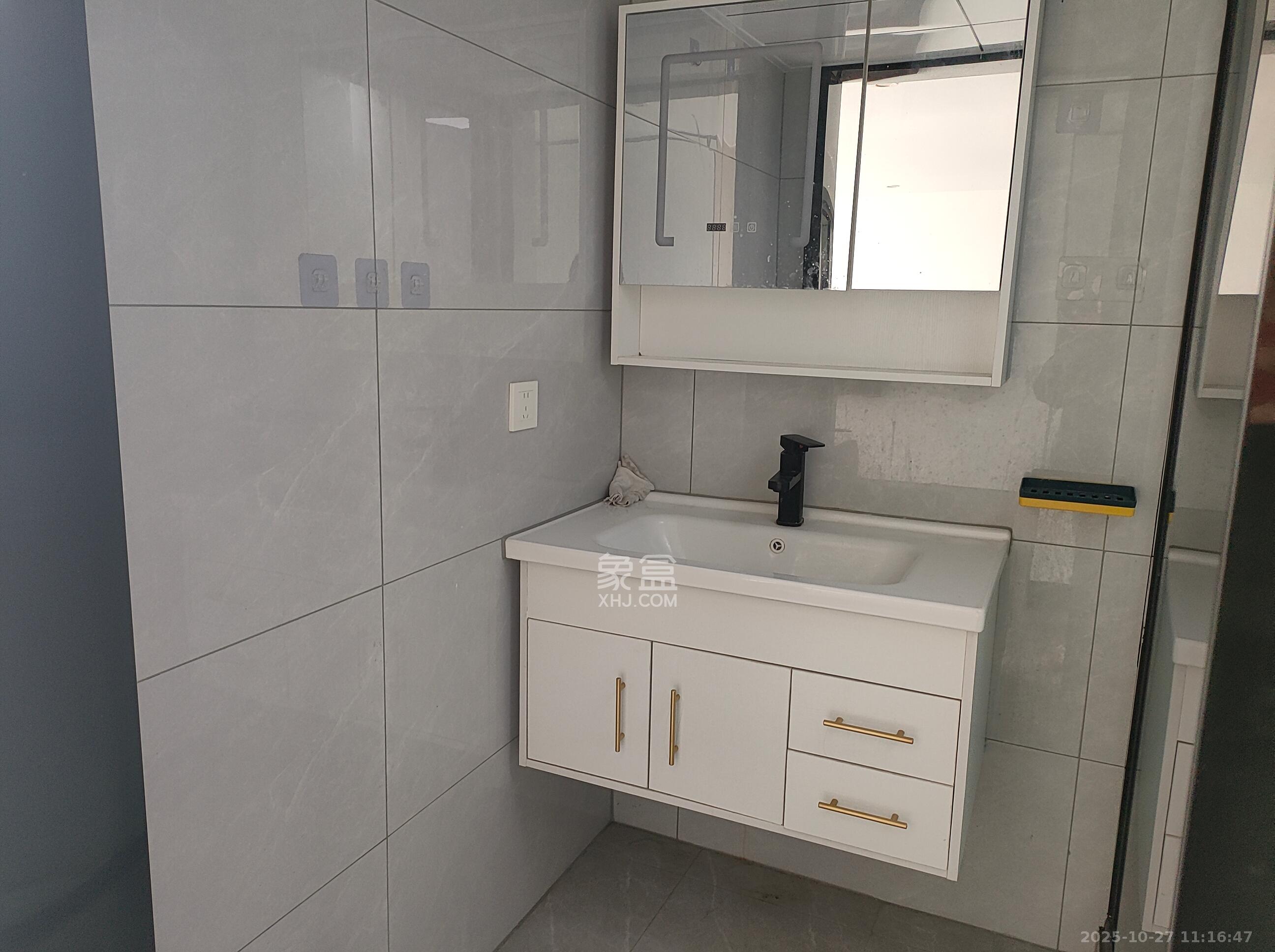 新城悦隽公园  2室1厅1卫    1880.0元/月 新城悦隽公园  2室1厅1卫    1880.0元/月室内图