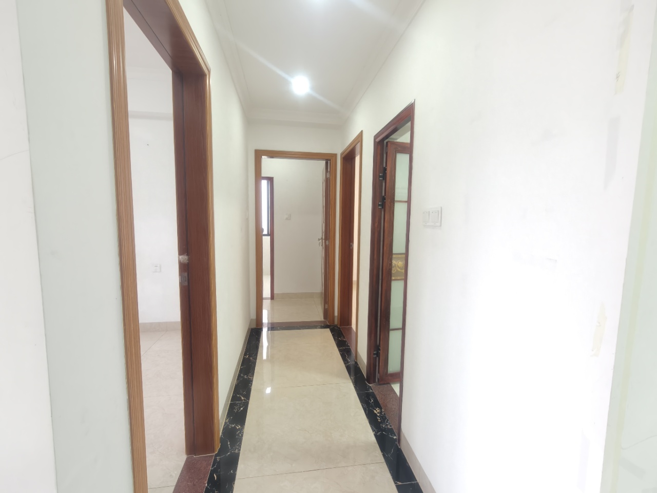 洛杉矶城 3室2厅2卫 3800.0元/月 洛杉矶城 3室2厅2卫 3800.0元/月室内图