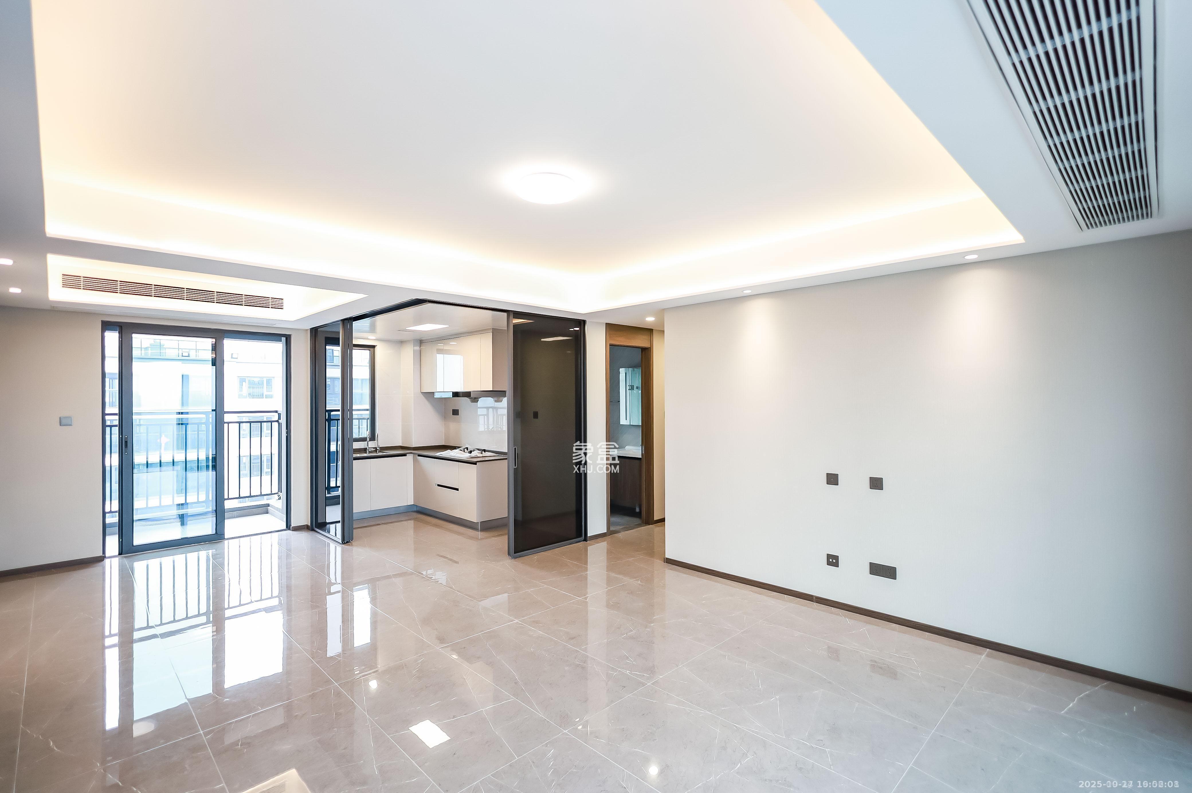 龙湖舜山府  4室2厅2卫    4200.0元/月室内图