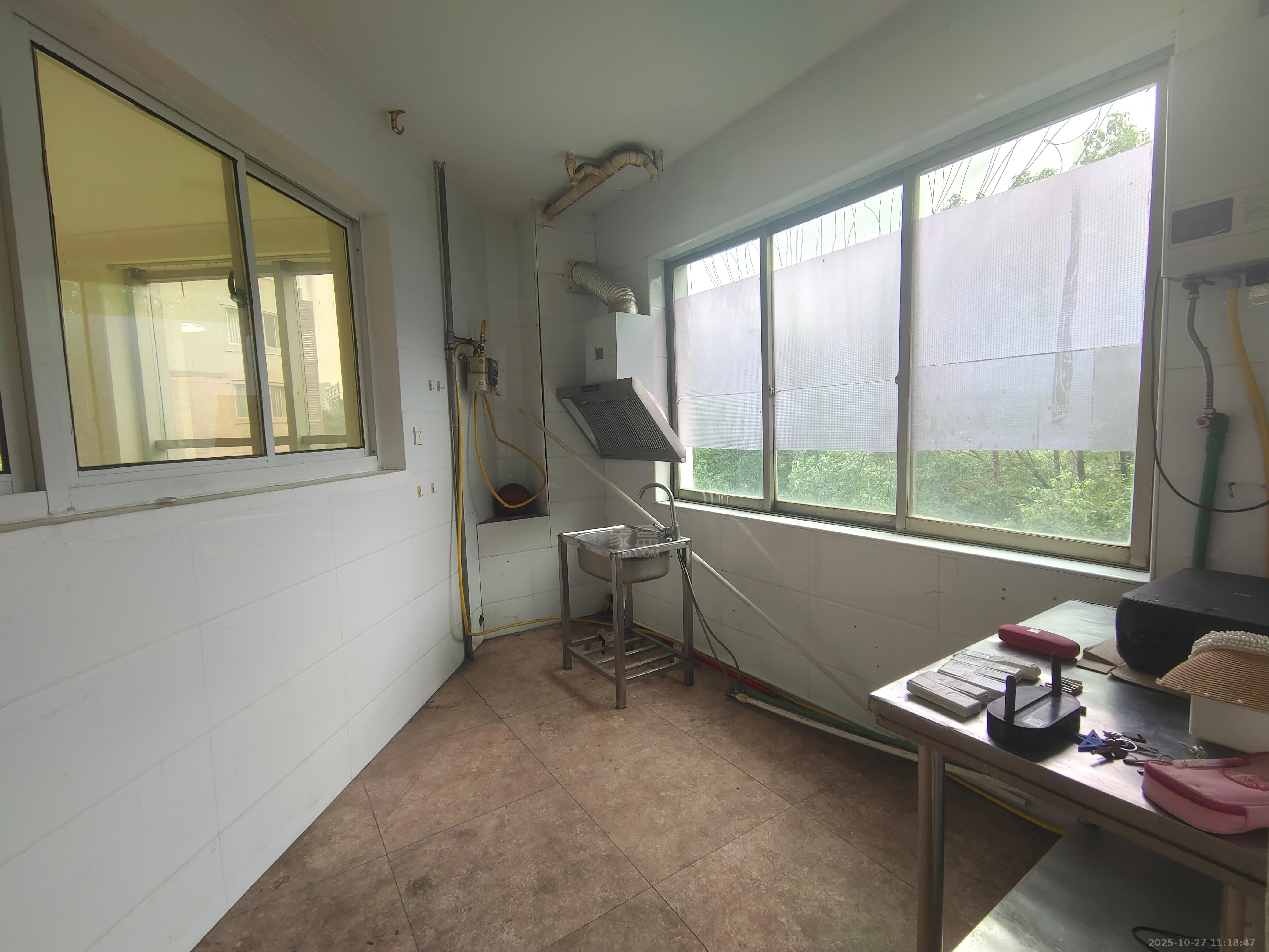 日报社株洲分社 5室2厅1卫 3000.0元/月 日报社株洲分社 5室2厅1卫 3000.0元/月室内图