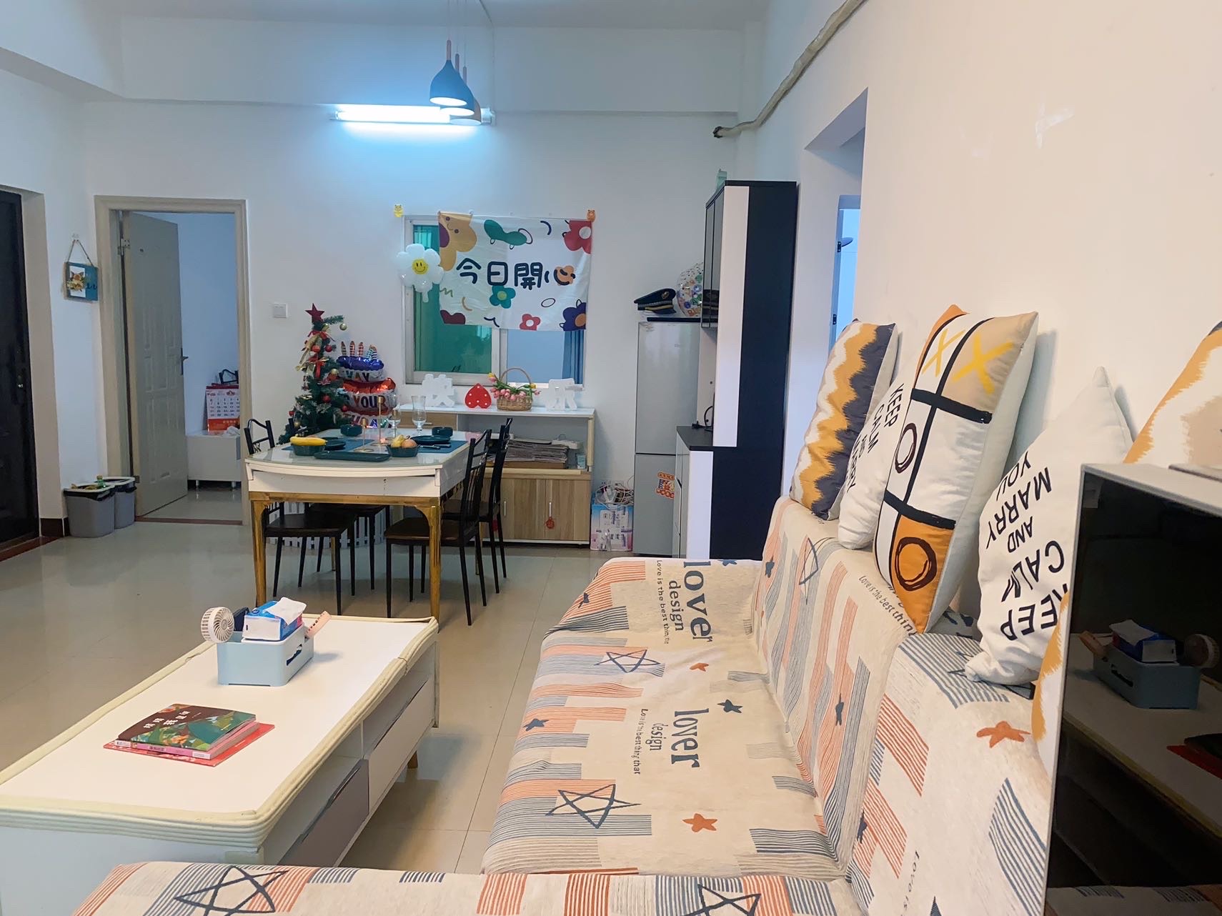 金银广场  2室2厅1卫    2000.0元/月室内图