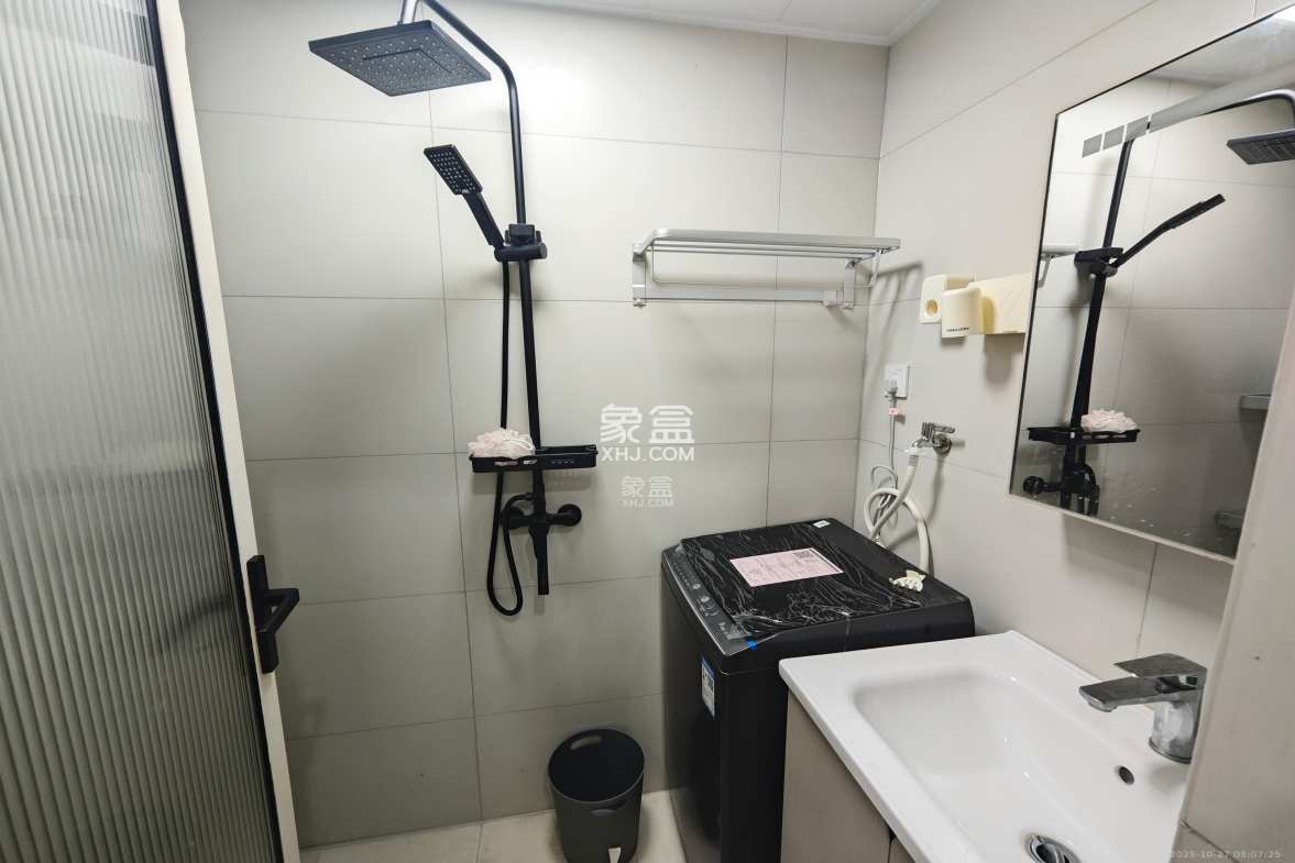 保利中环广场(保利中悦苑) 1室1厅1卫 1500.0元/月 保利中环广场(保利中悦苑) 1室1厅1卫 1500.0元/月室内图