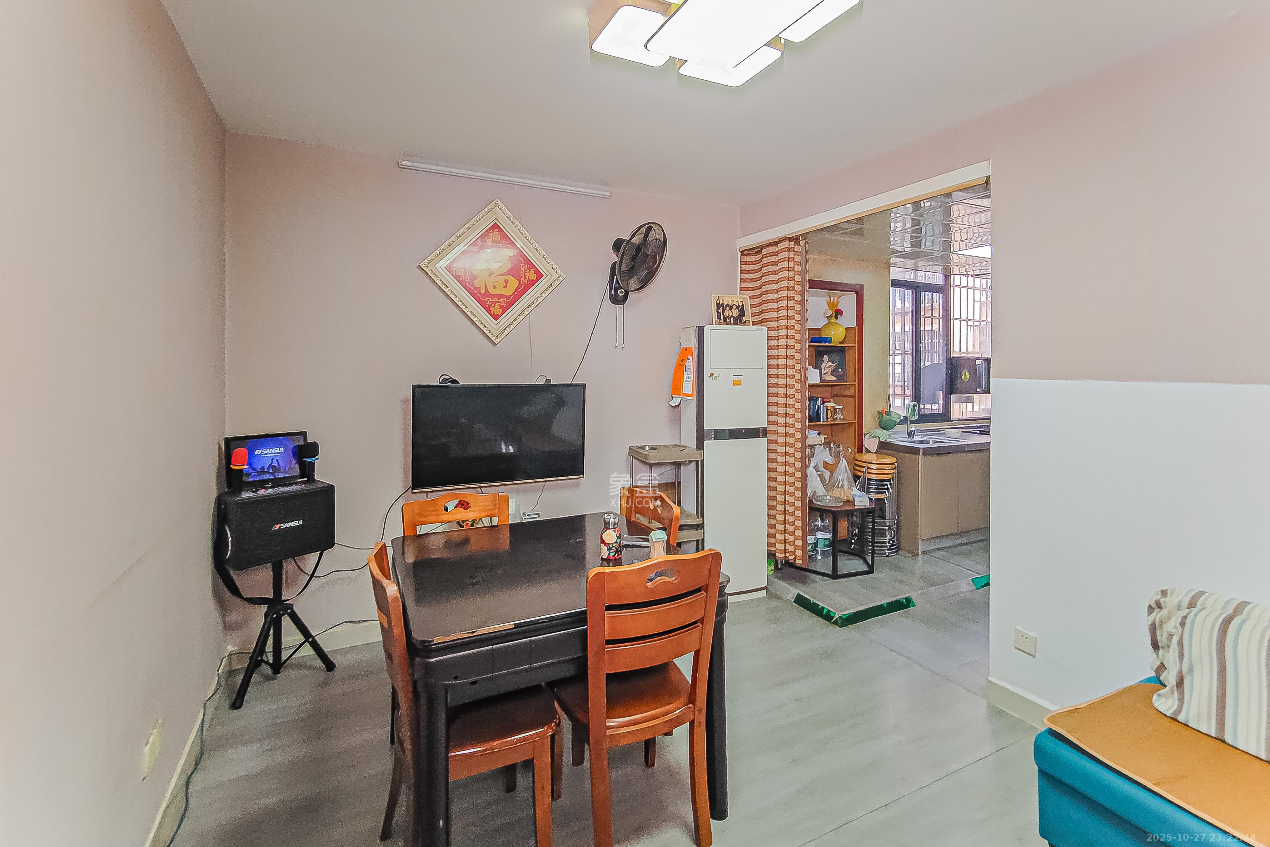 开发公司宿舍  1室1厅1卫    55.0万