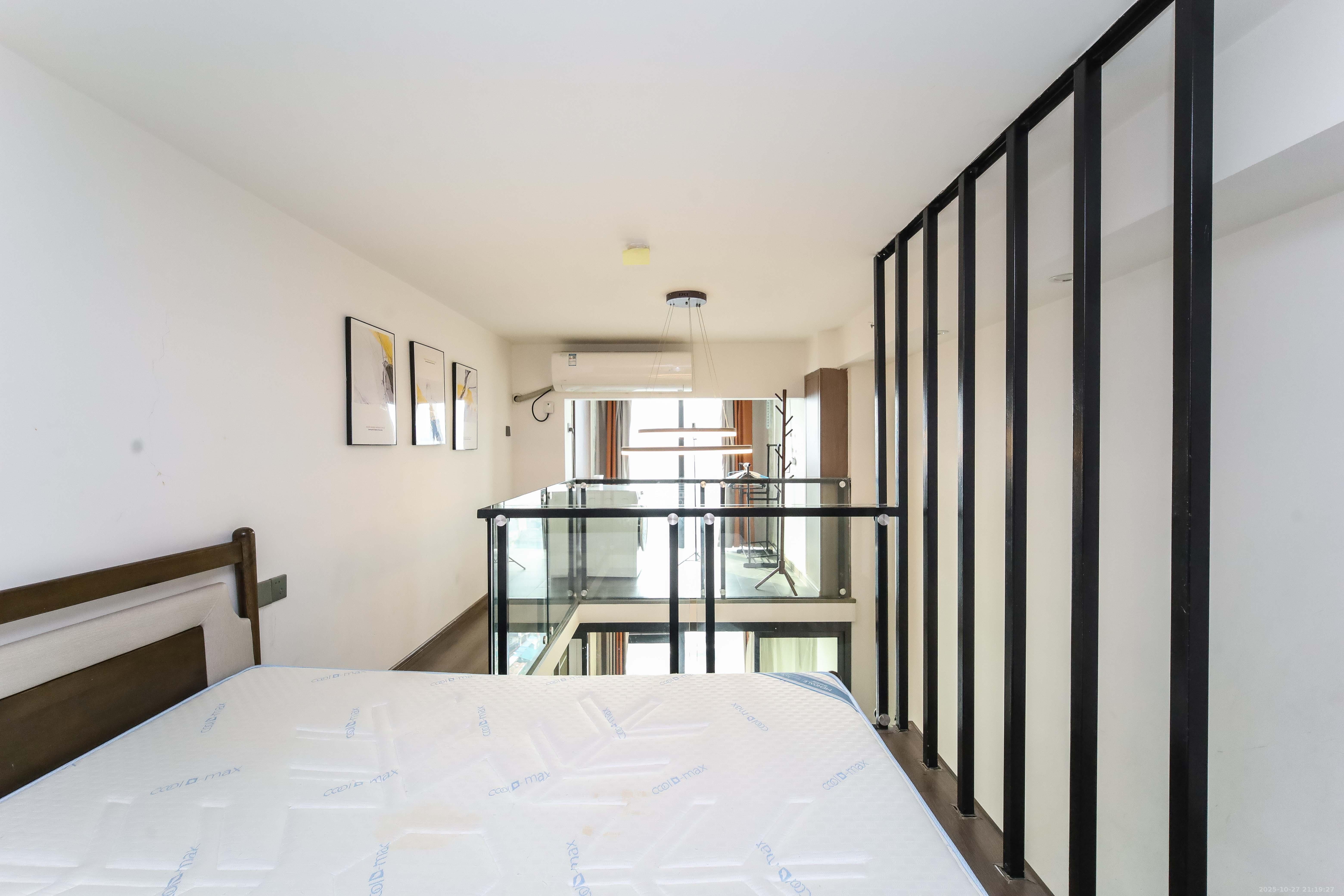 东盈商业广场（华泉城市广场）  1室1厅1卫    39.0万卧室