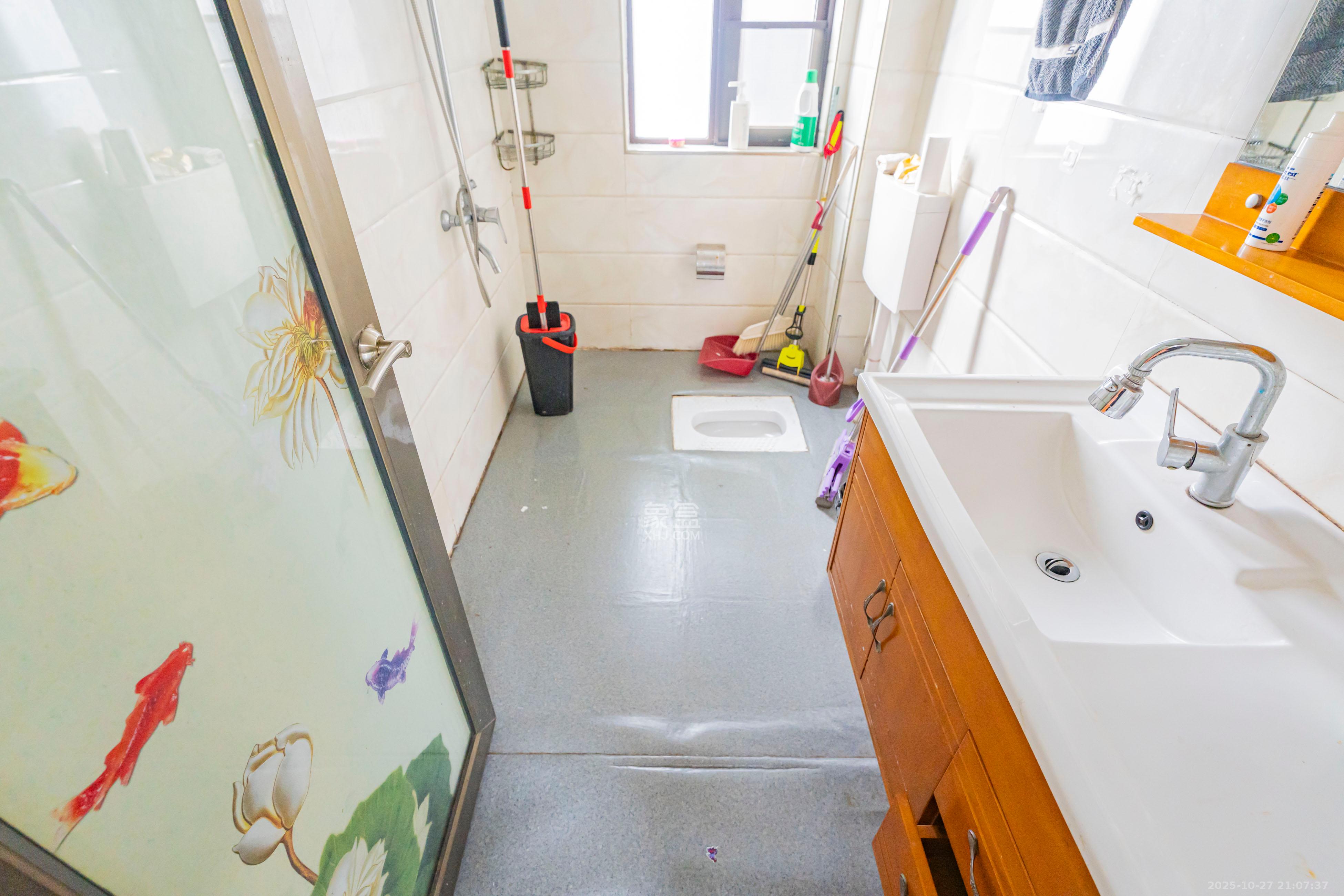 海洋半岛（月珑湾）  3室2厅2卫    115.0万卫生间