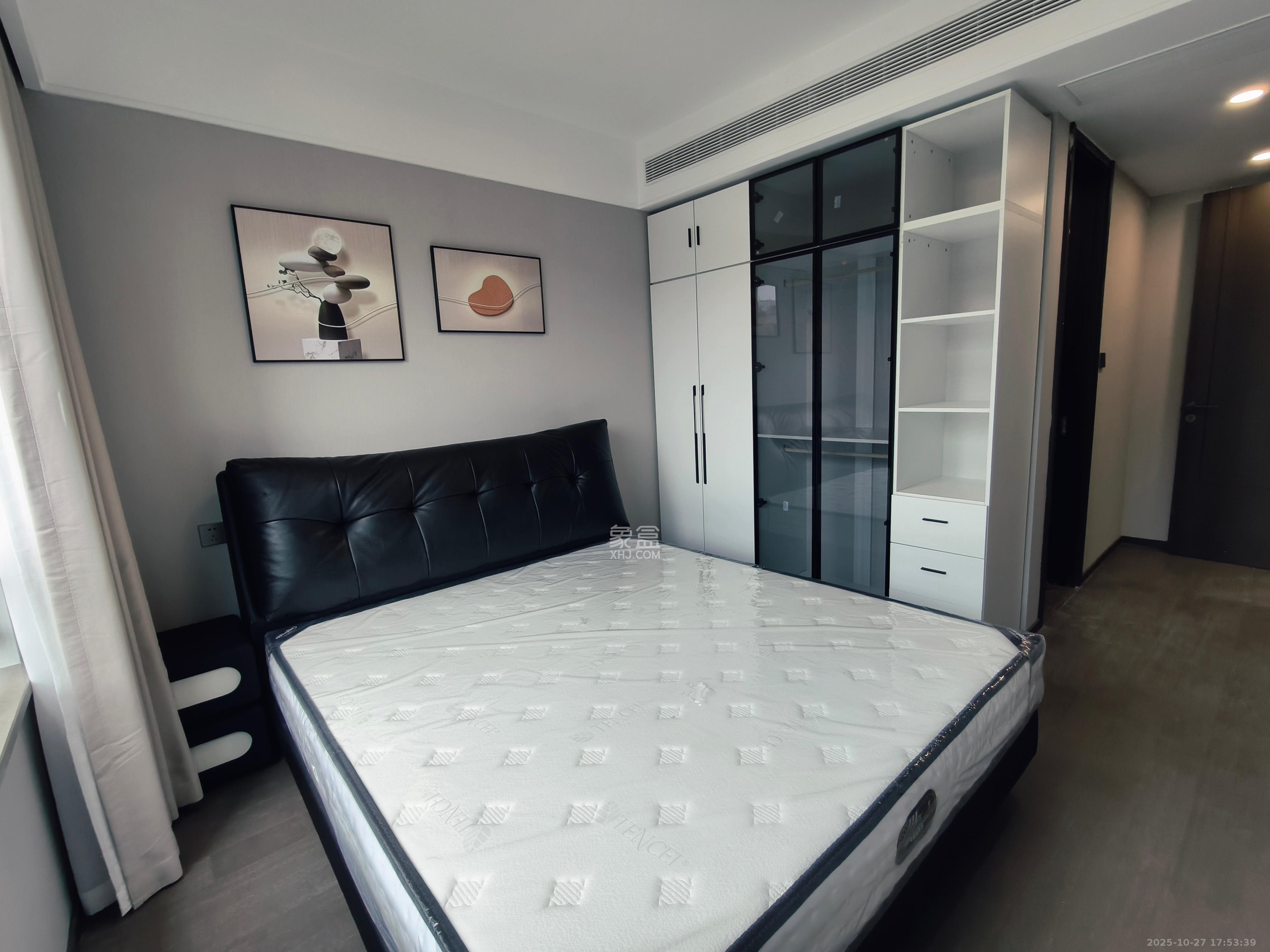 龙湖舜山府  4室2厅3卫    7000.0元/月室内图