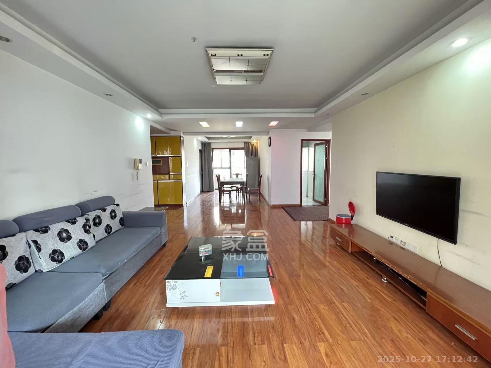 西子花苑  3室2厅2卫    2800.0元/月室内图