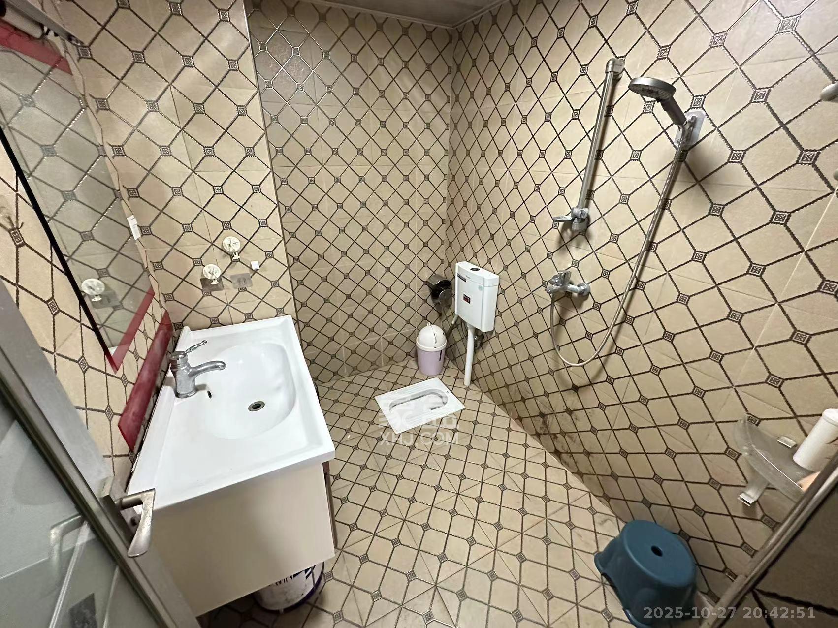 红公馆(前程丽景大厦) 1室1厅1卫 1400.0元/月 红公馆(前程丽景大厦) 1室1厅1卫 1400.0元/月室内图