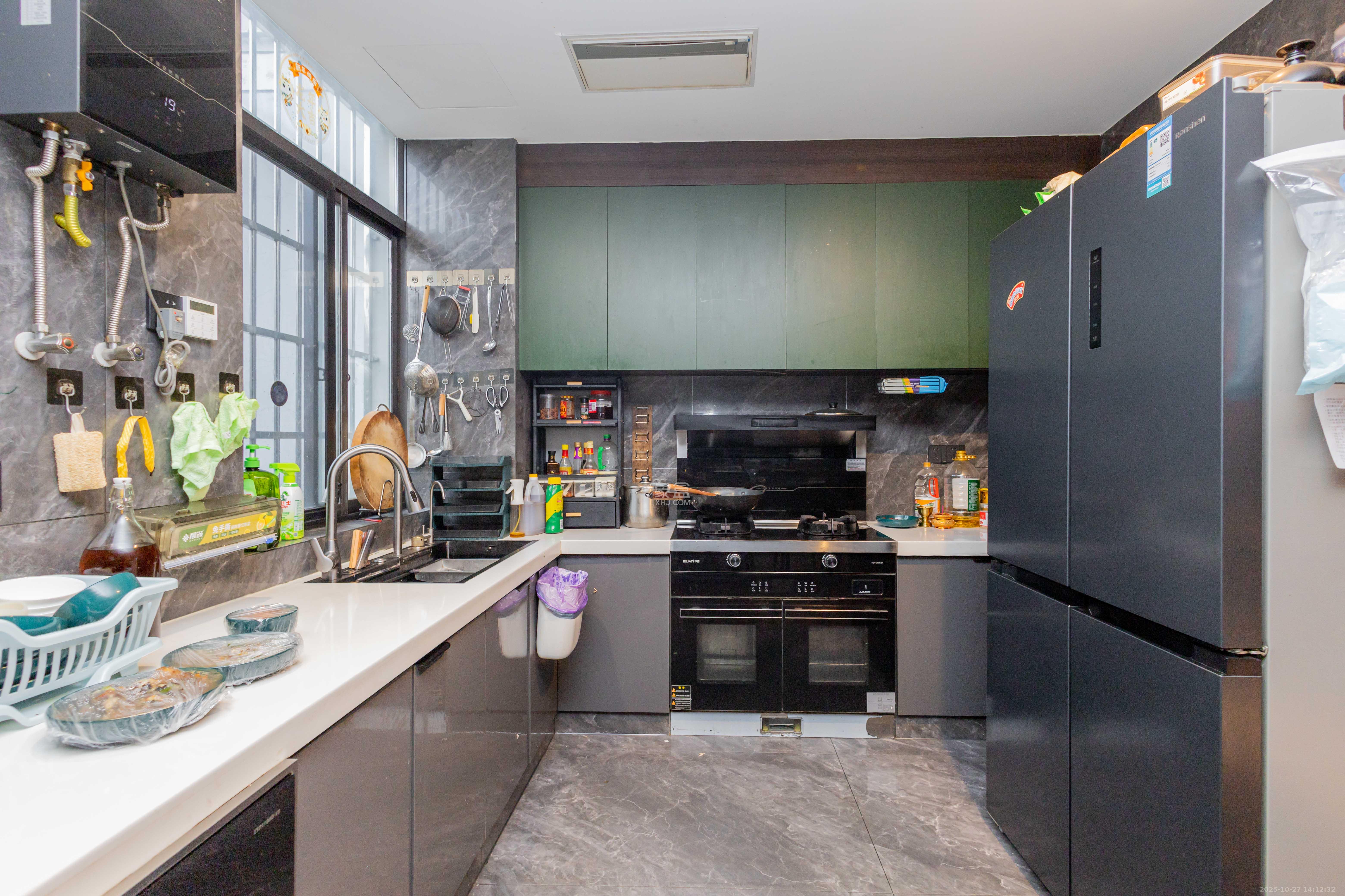 滨湖小区（湖南农业大学）  4室2厅2卫    98.0万厨房