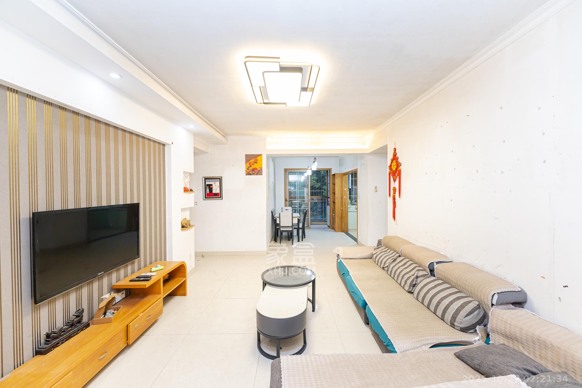 长沙玫瑰园 1室2厅2卫 65.0万 长沙玫瑰园 1室2厅2卫 65.0万客厅