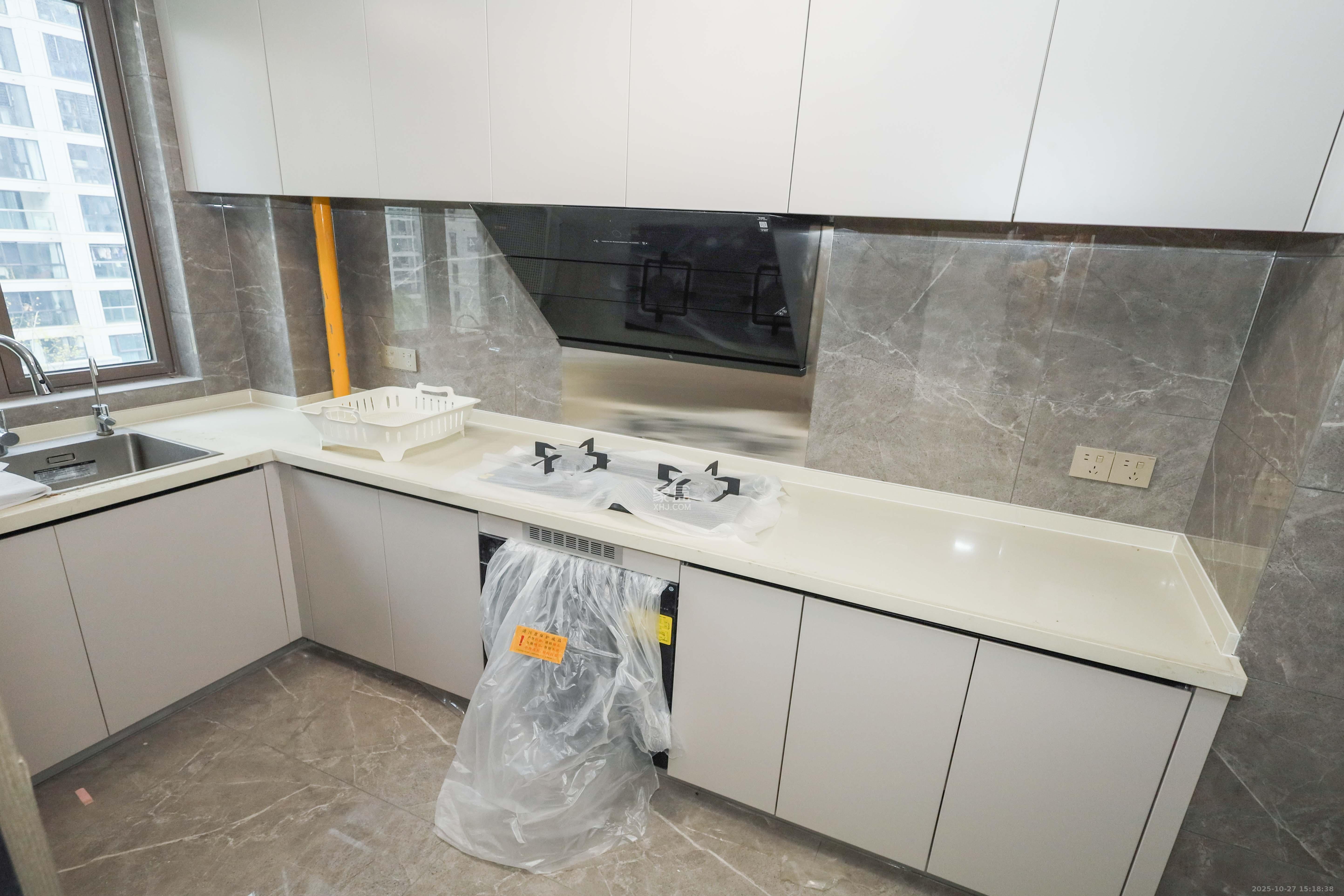 长沙溪山悦  4室2厅1卫    140.0万厨房