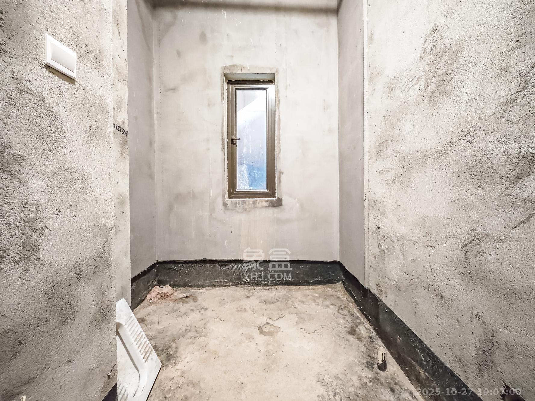 恒大御景天下城二期  3室2厅2卫    188.0万 恒大御景天下城二期  3室2厅2卫    188.0万卫生间