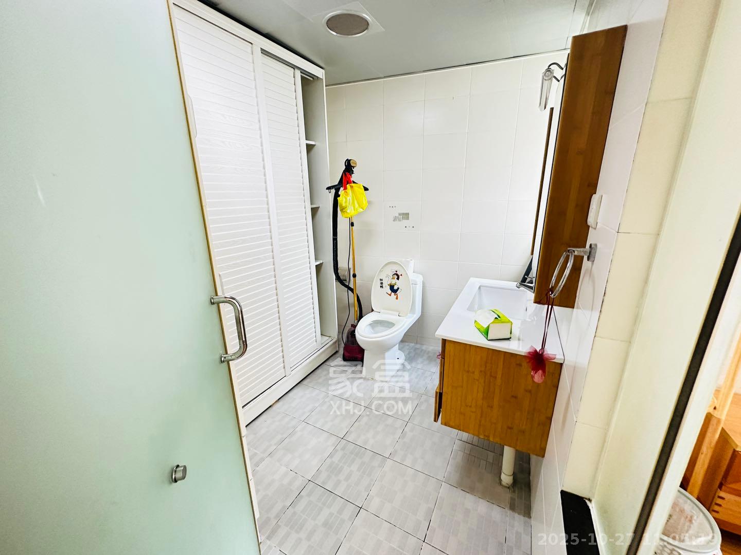 西子花苑  3室2厅2卫    3000.0元/月室内图