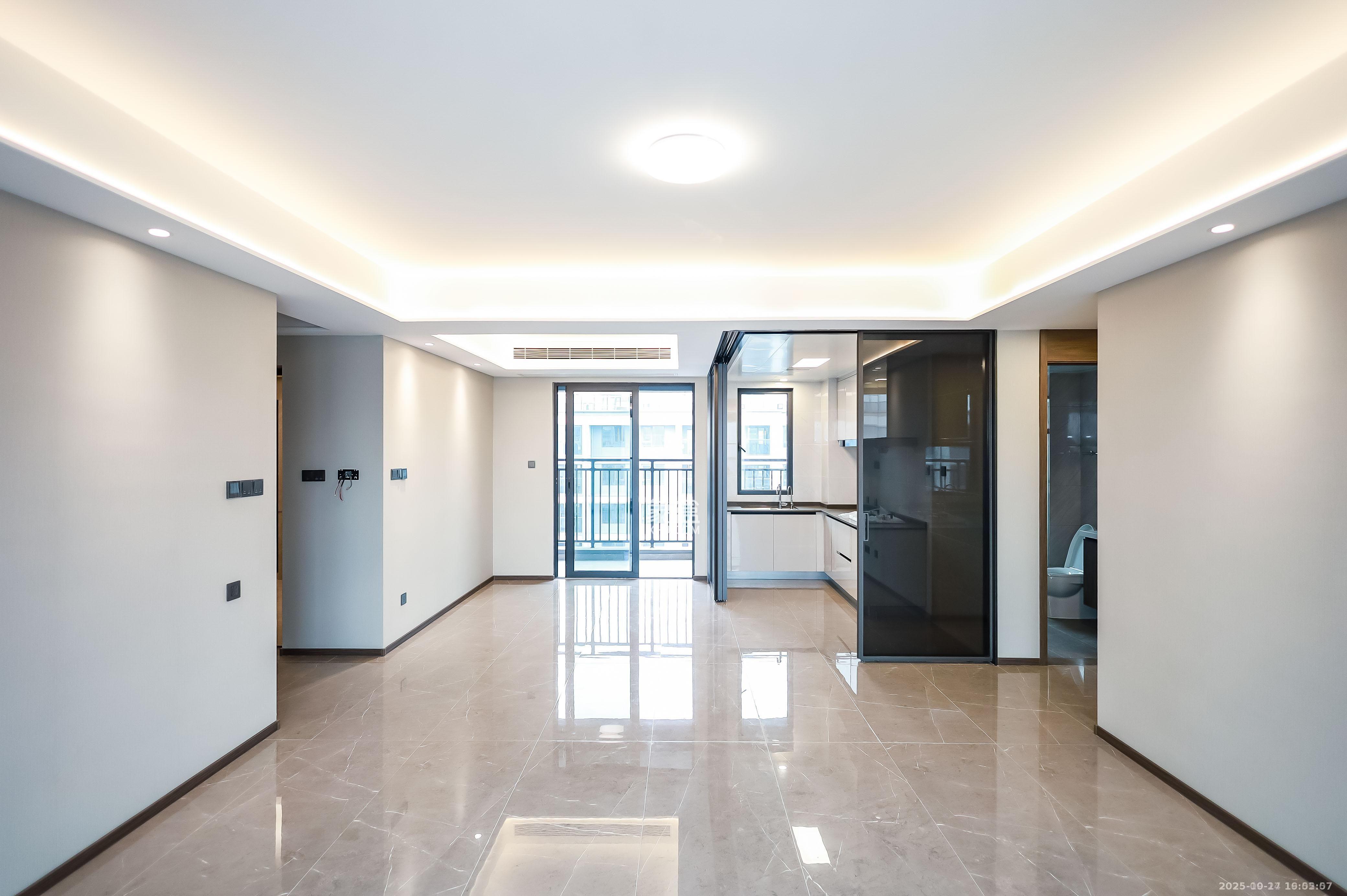 龙湖舜山府  4室2厅2卫    4200.0元/月