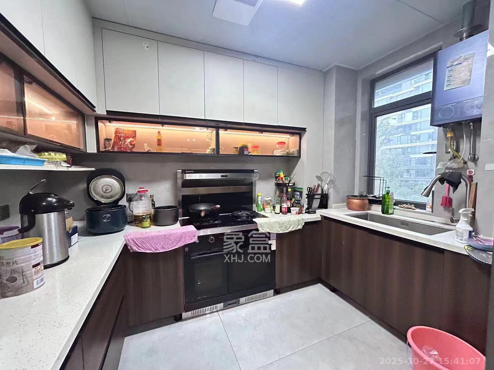 福天星中心(福天星雅苑)  4室2厅2卫    4800.0元/月 福天星中心(福天星雅苑)  4室2厅2卫    4800.0元/月室内图