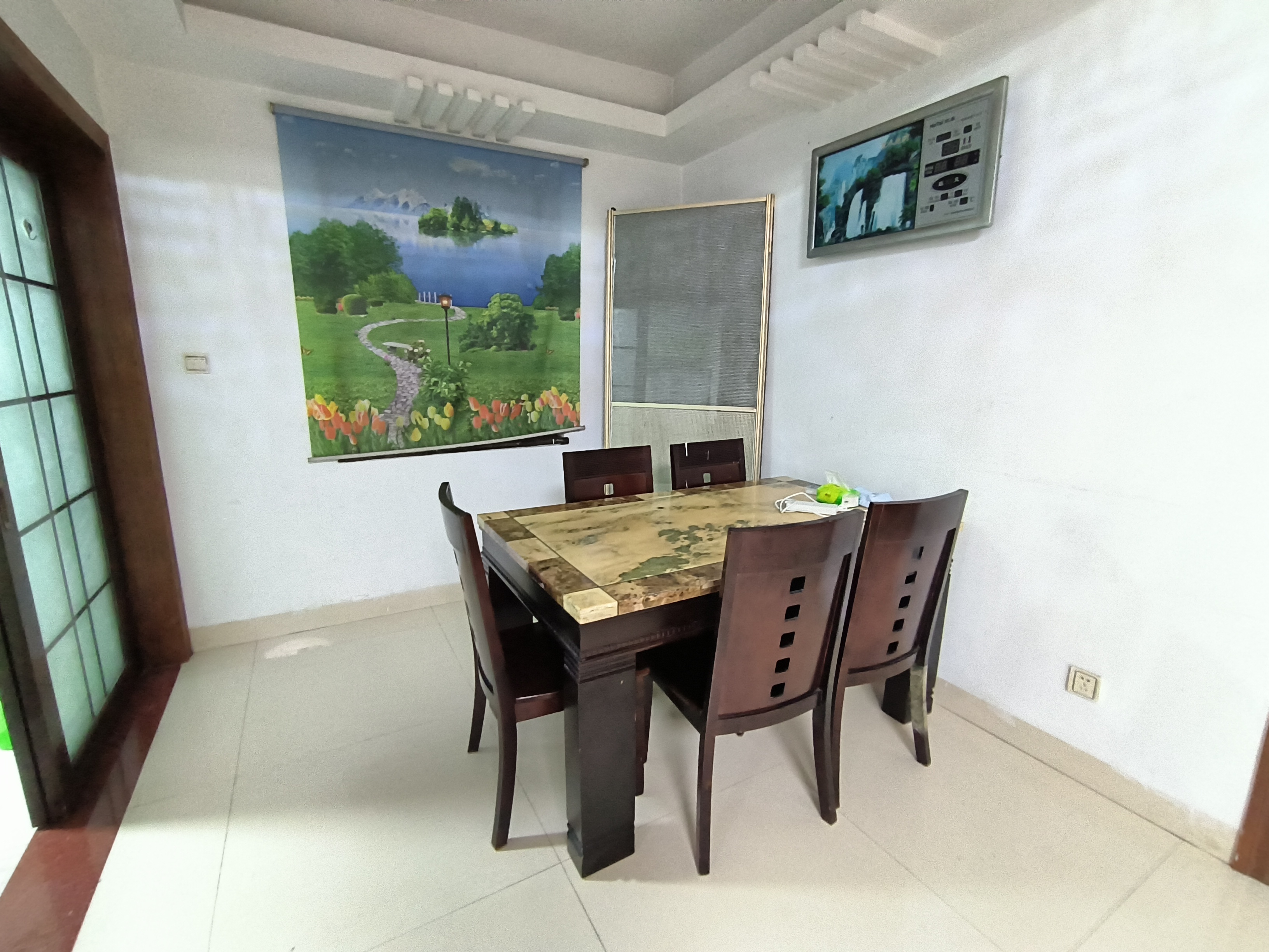 景瑞花园  3室2厅1卫    2800.0元/月室内图