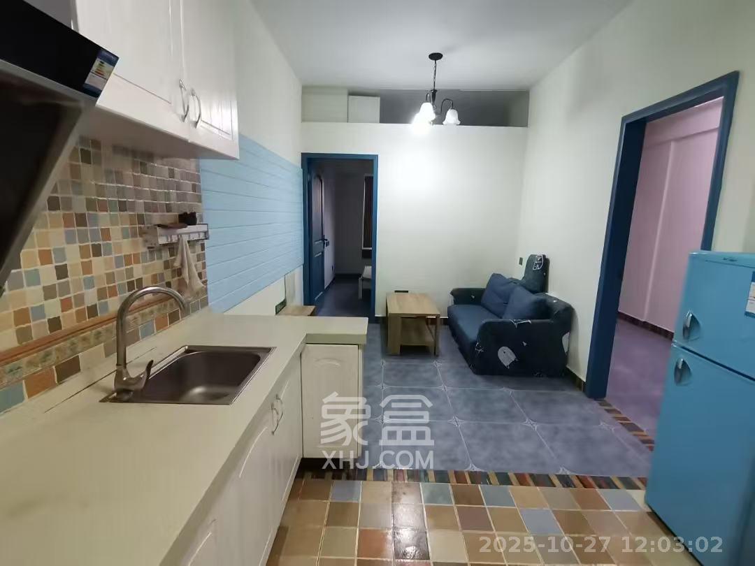 绿地公馆(绿地名邸)  1室1厅1卫    1400.0元/月 绿地公馆(绿地名邸)  1室1厅1卫    1400.0元/月室内图1