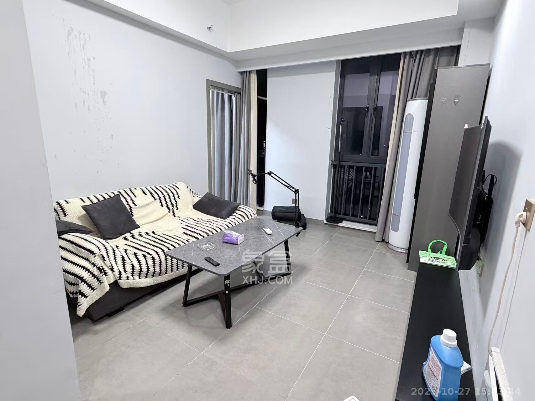 荣泰广场 1室0厅0卫 1800.0元/月 荣泰广场 1室0厅0卫 1800.0元/月室内图