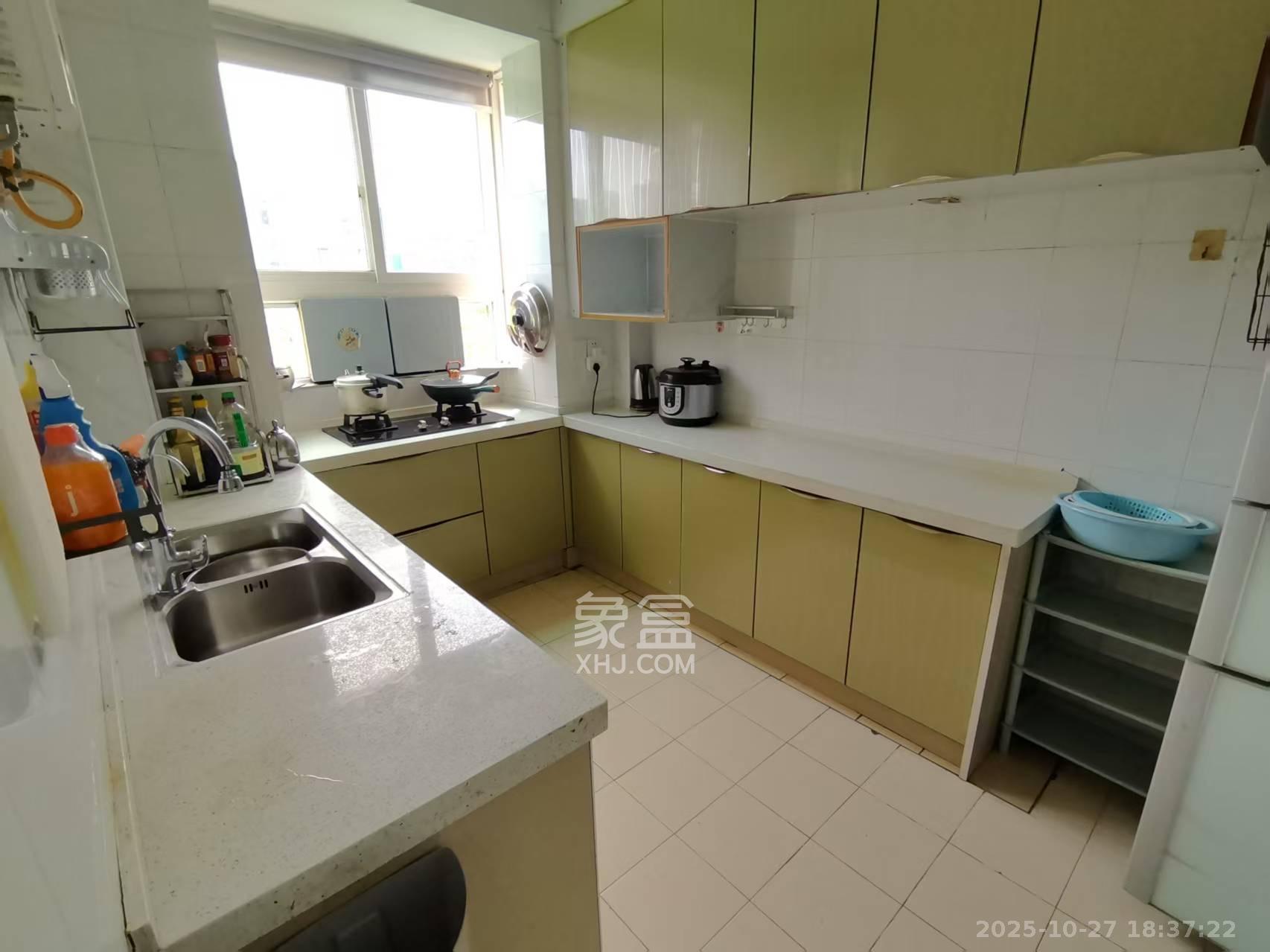 荷花园小区(安置房小区) 3室2厅1卫 2200.0元/月 荷花园小区(安置房小区) 3室2厅1卫 2200.0元/月室内图