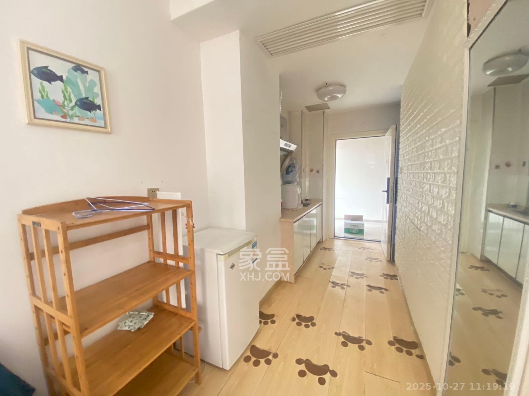 御溪国际  1室1厅1卫    1600.0元/月 御溪国际  1室1厅1卫    1600.0元/月室内图