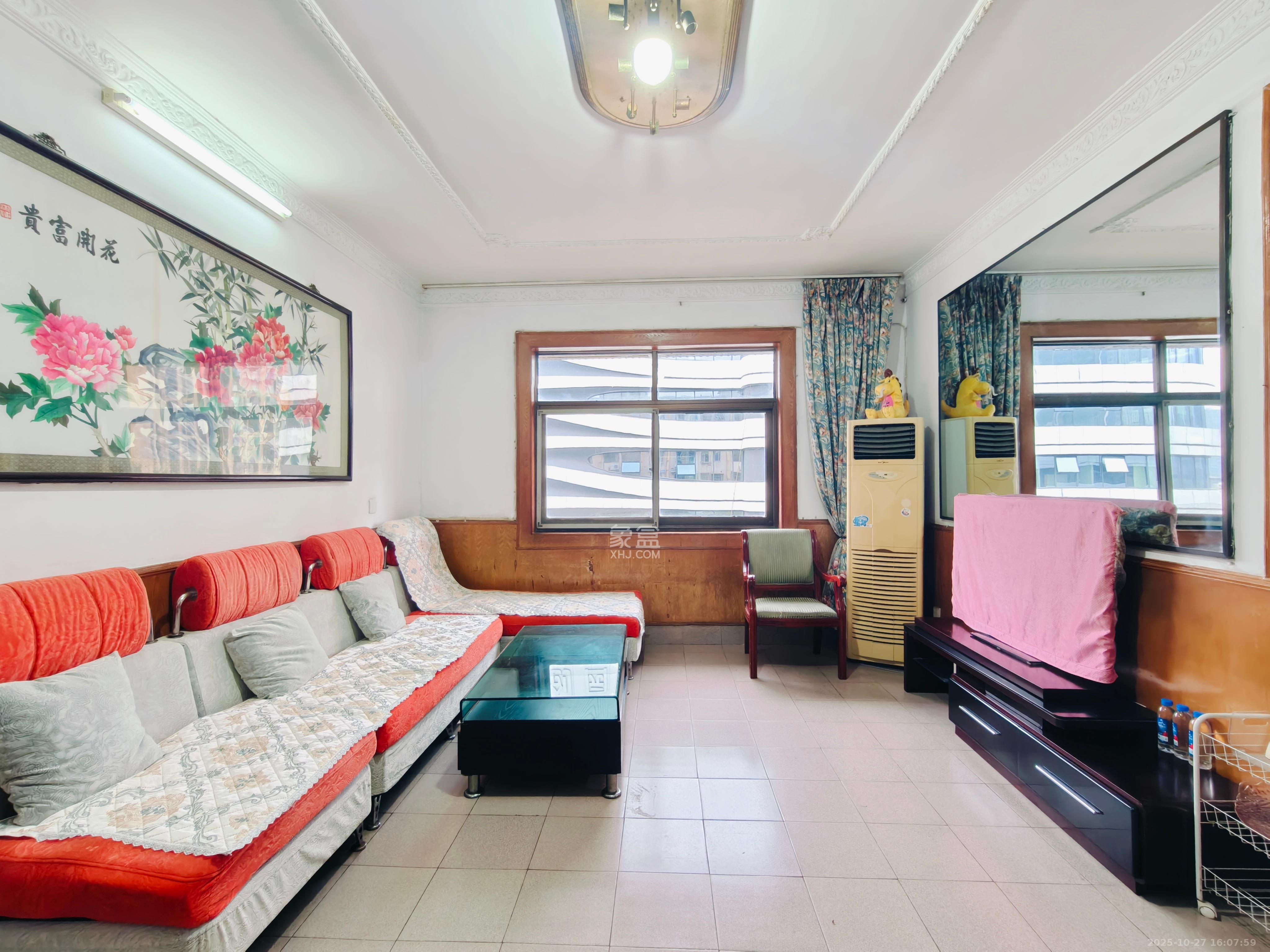 东风路汽车城宿舍  3室2厅1卫    1500.0元/月 东风路汽车城宿舍  3室2厅1卫    1500.0元/月