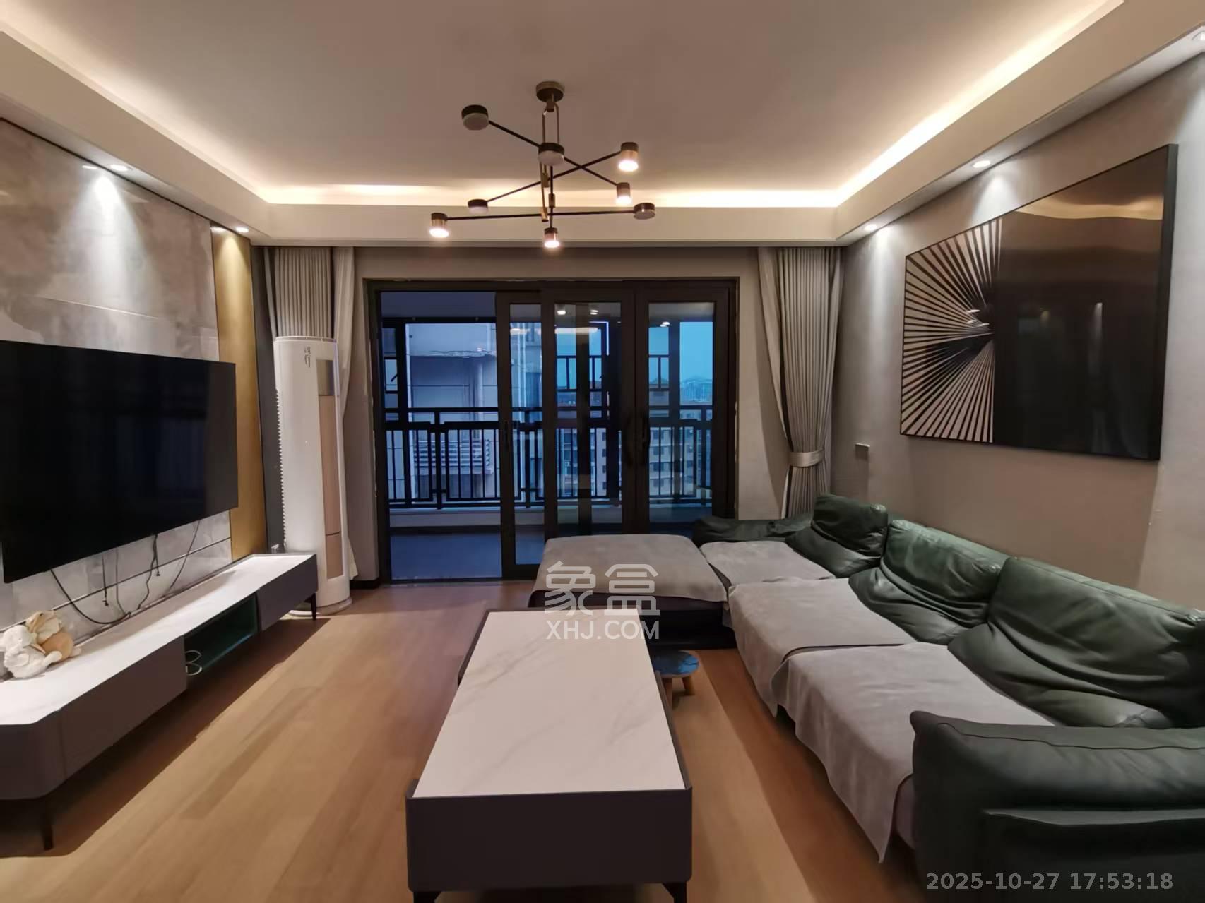 润和滨江府  4室2厅2卫    3300.0元/月室内图