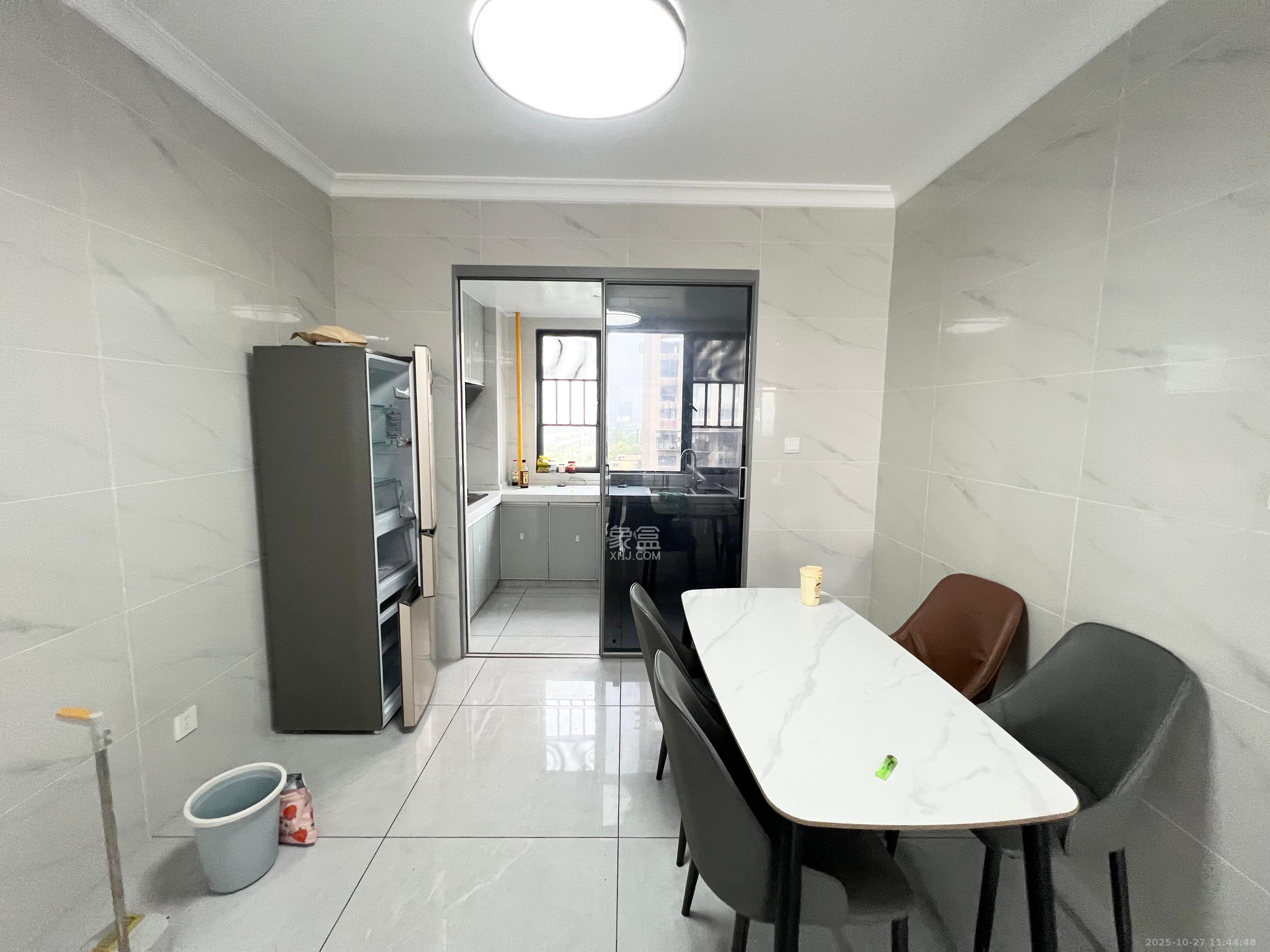 金塘家园  3室2厅2卫    2800.0元/月室内图