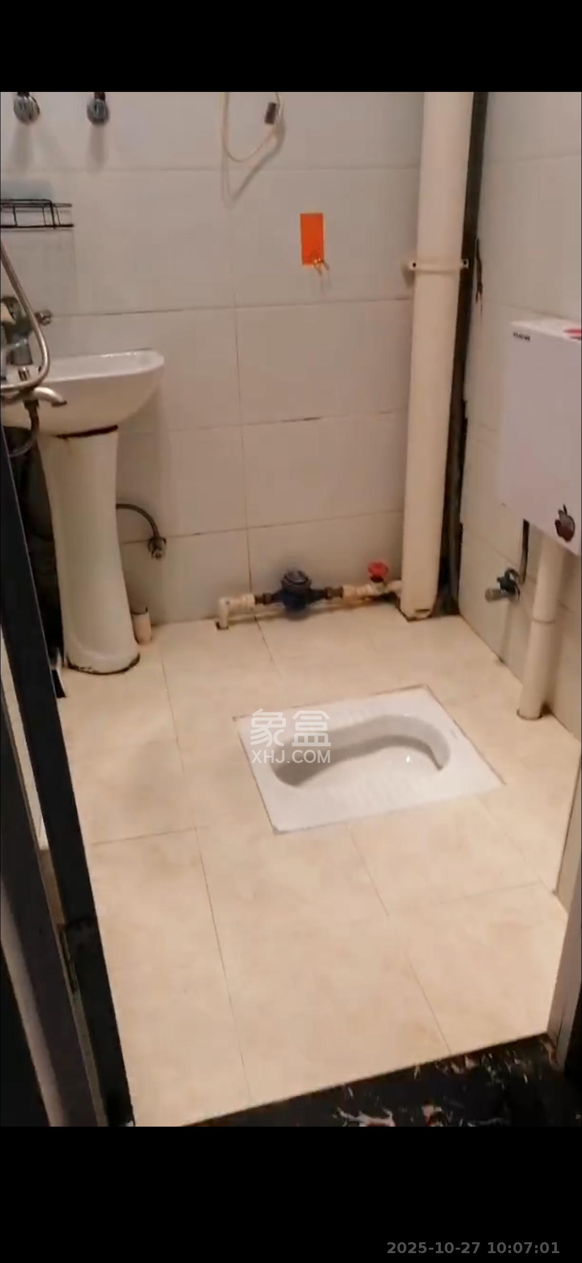 黄鹤小区4片  1室1厅1卫    950.0元/月室内图