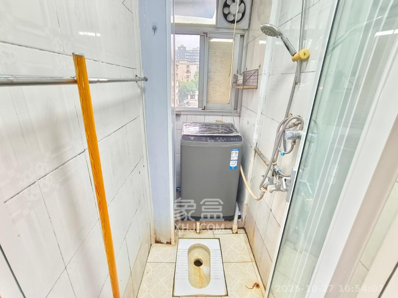 蒋家垅社区  2室1厅1卫    1300.0元/月 蒋家垅社区  2室1厅1卫    1300.0元/月室内图