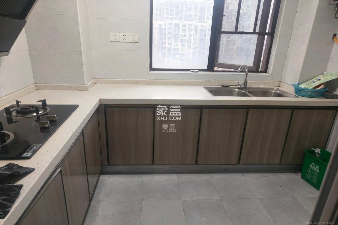 光明E城  4室2厅2卫    2800.0元/月 光明E城  4室2厅2卫    2800.0元/月室内图