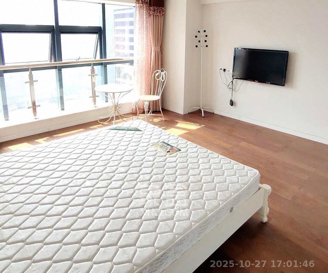 壹号公馆  1室1厅1卫    2000.0元/月室内图